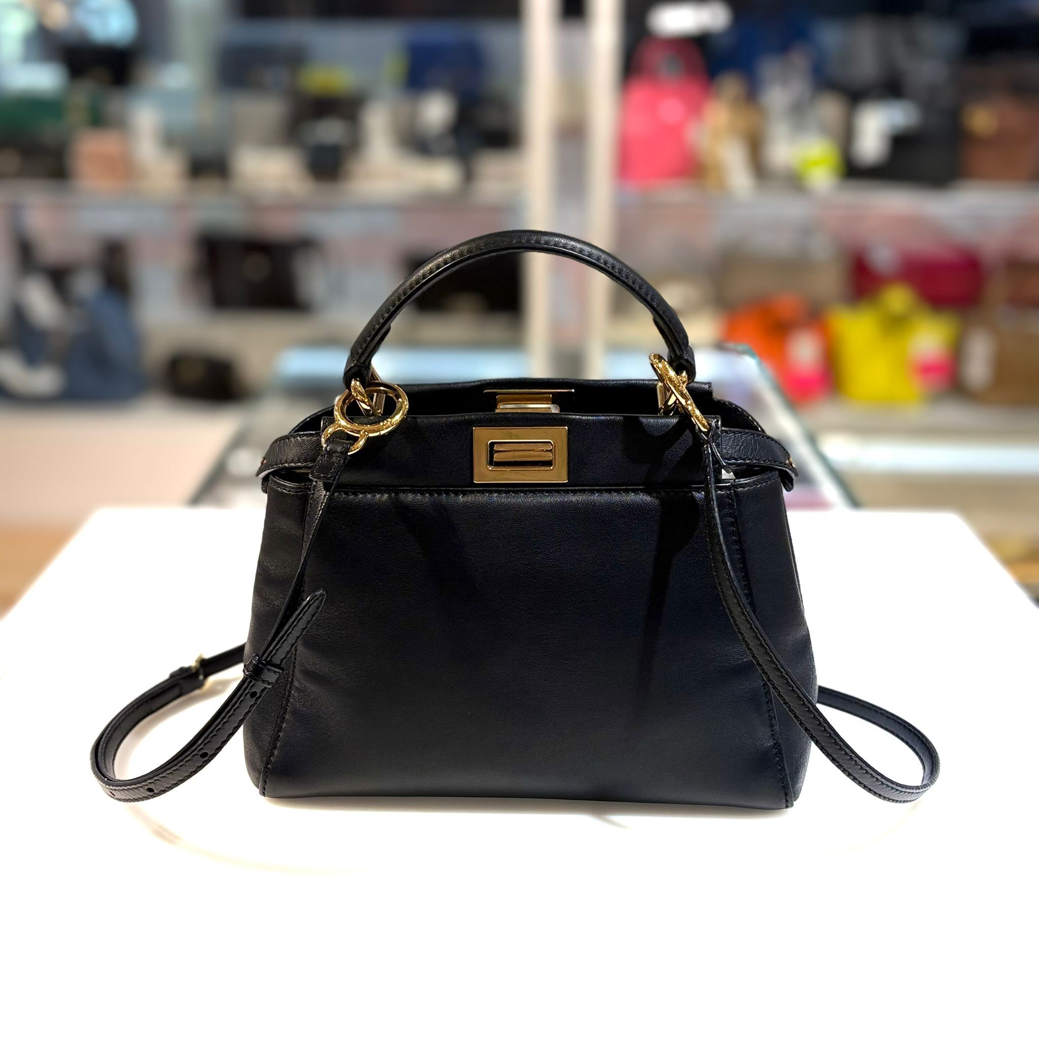 95%NEW二手FENDI Peekaboo Mini 黑色羊皮金扣 #香榭站正品