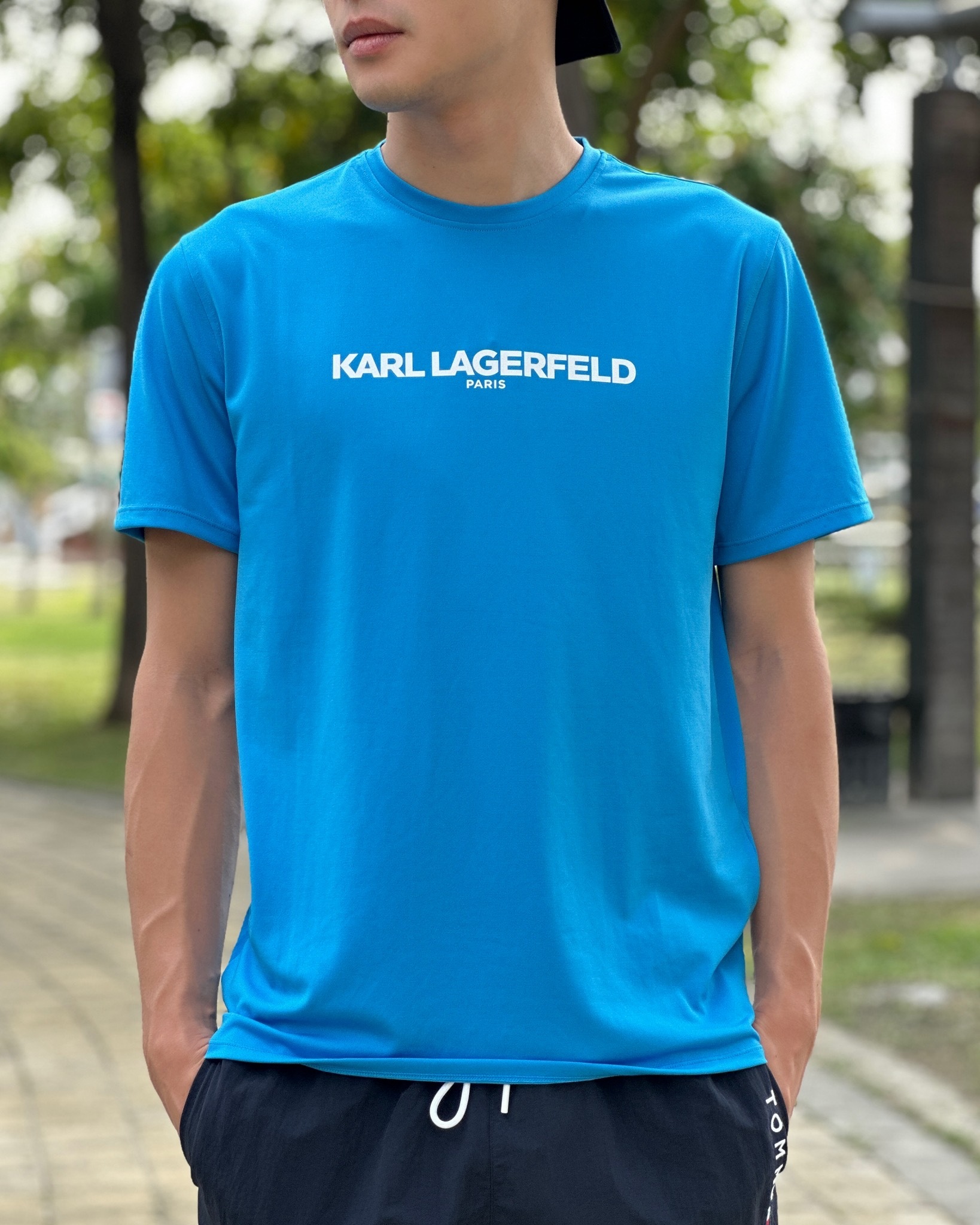 Karl Lagerfeld 卡爾 老佛爺 防曬 抗UV 透氣 經典字母 短袖上衣 短T