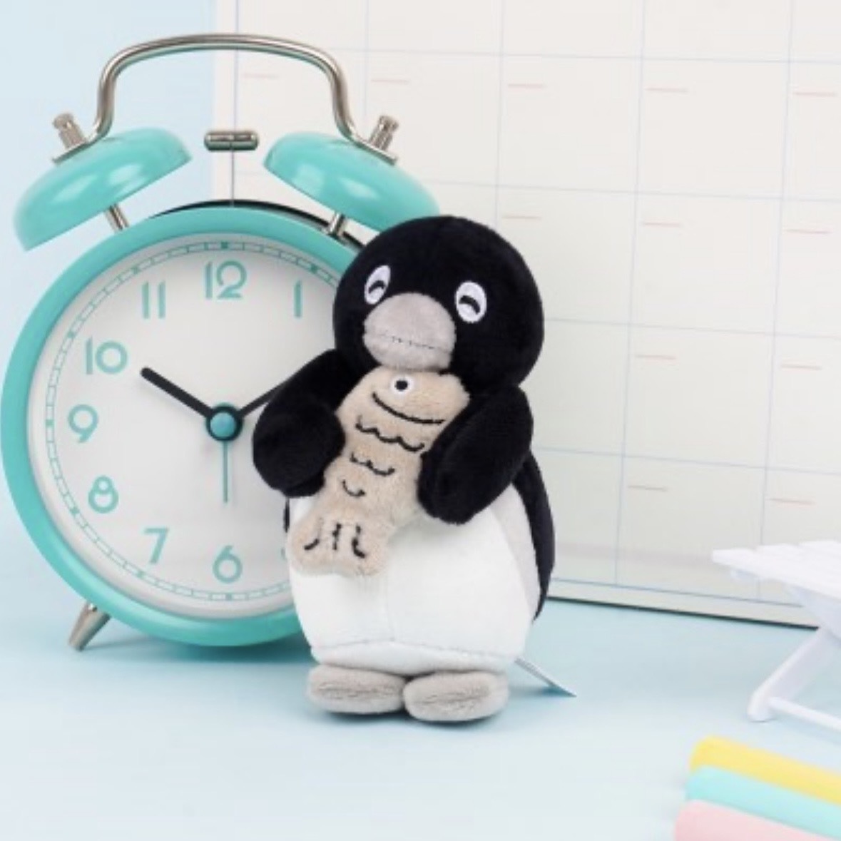 企鵝家族 黑白PINGU 企鵝 拿小魚 扣環吊飾