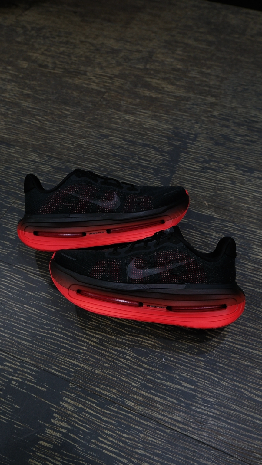 Nike Vomero Premium 黑紅  緩震 氣墊 厚底 男鞋 運動鞋 跑鞋  HQ2050-002