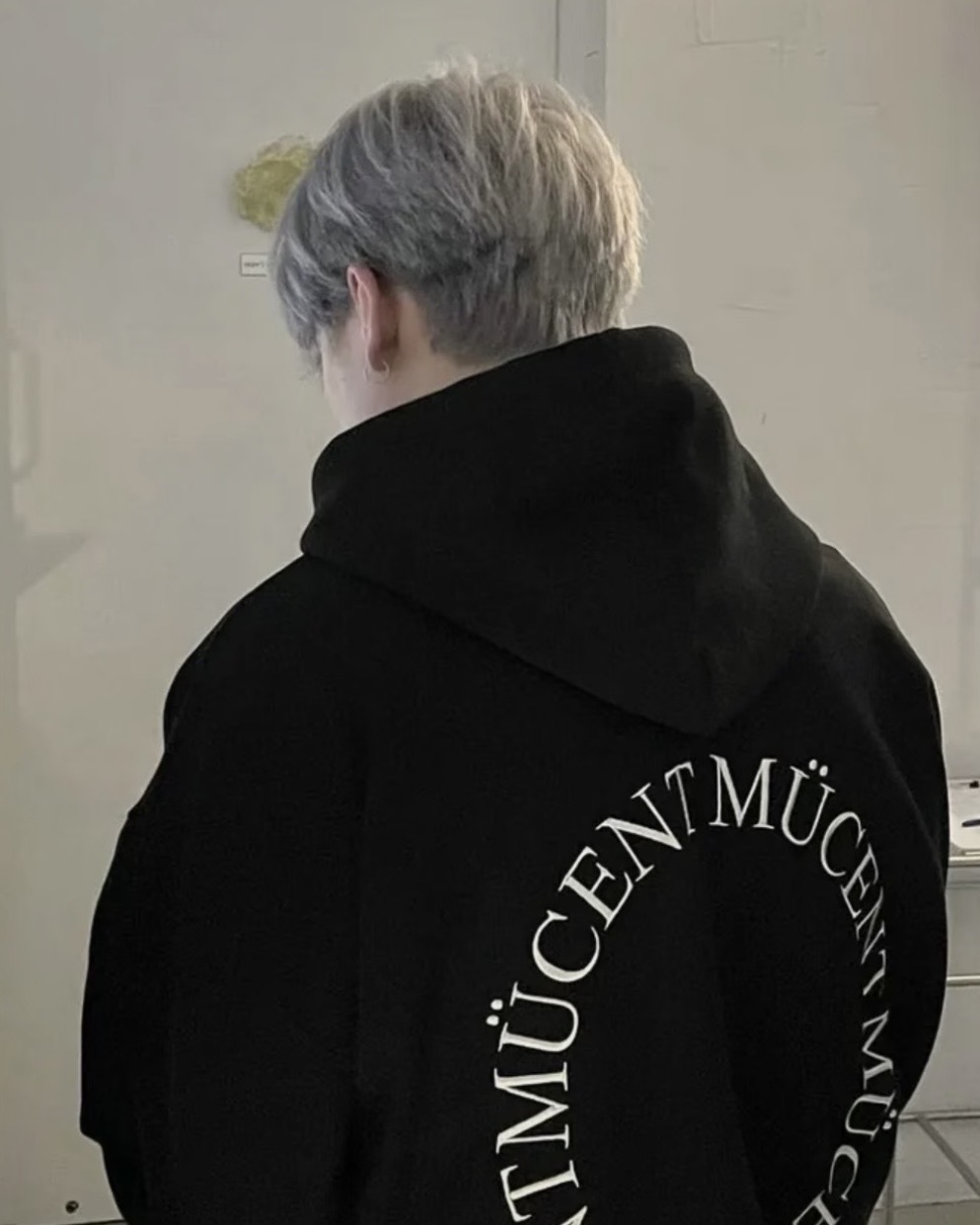 <情侶一起穿> Mucent Back Logo 2-Way 小標 背後 圖案 雙拉鍊 短版 寬鬆 連帽外套 兩色