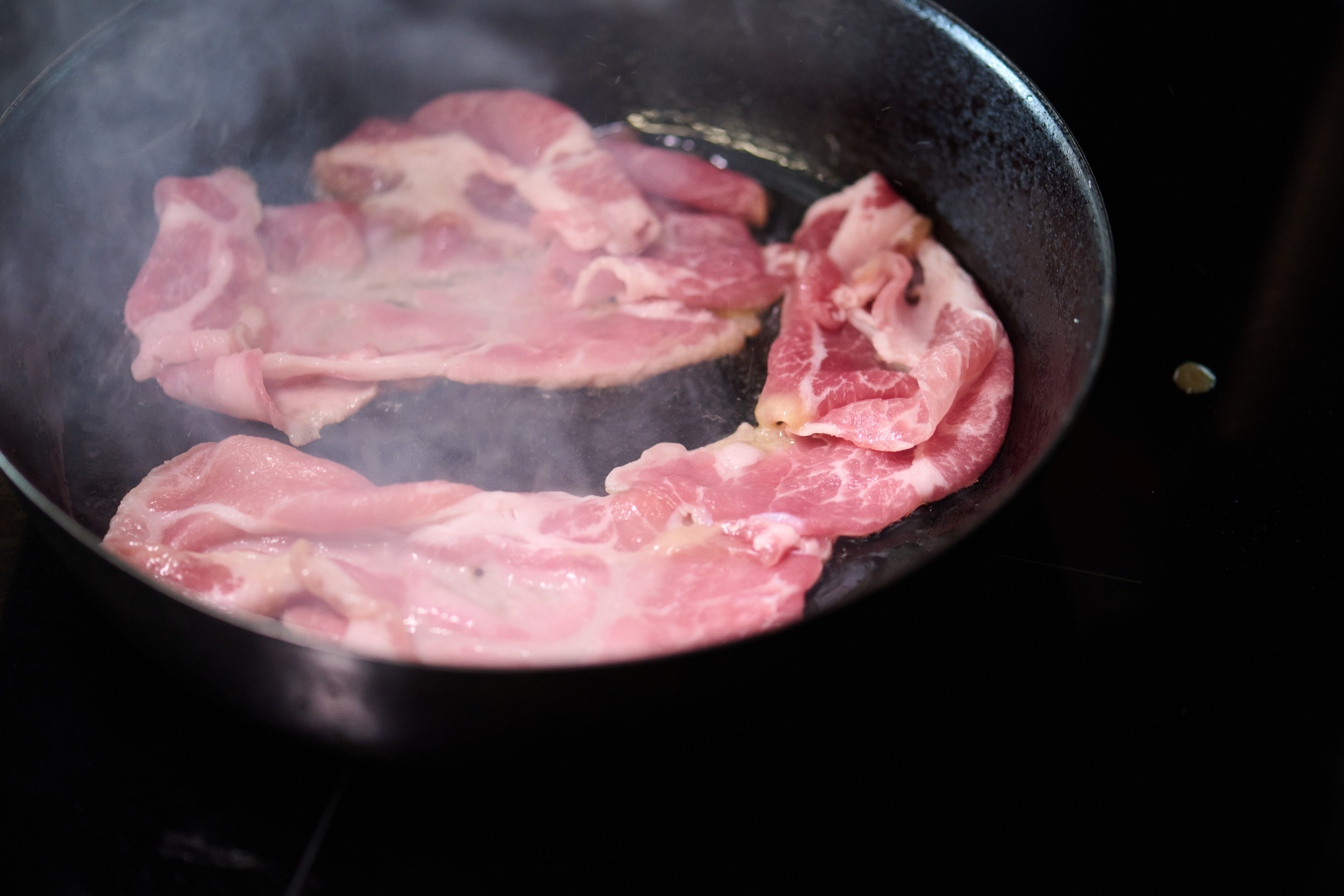 日式梅花燒肉片煎至熟透