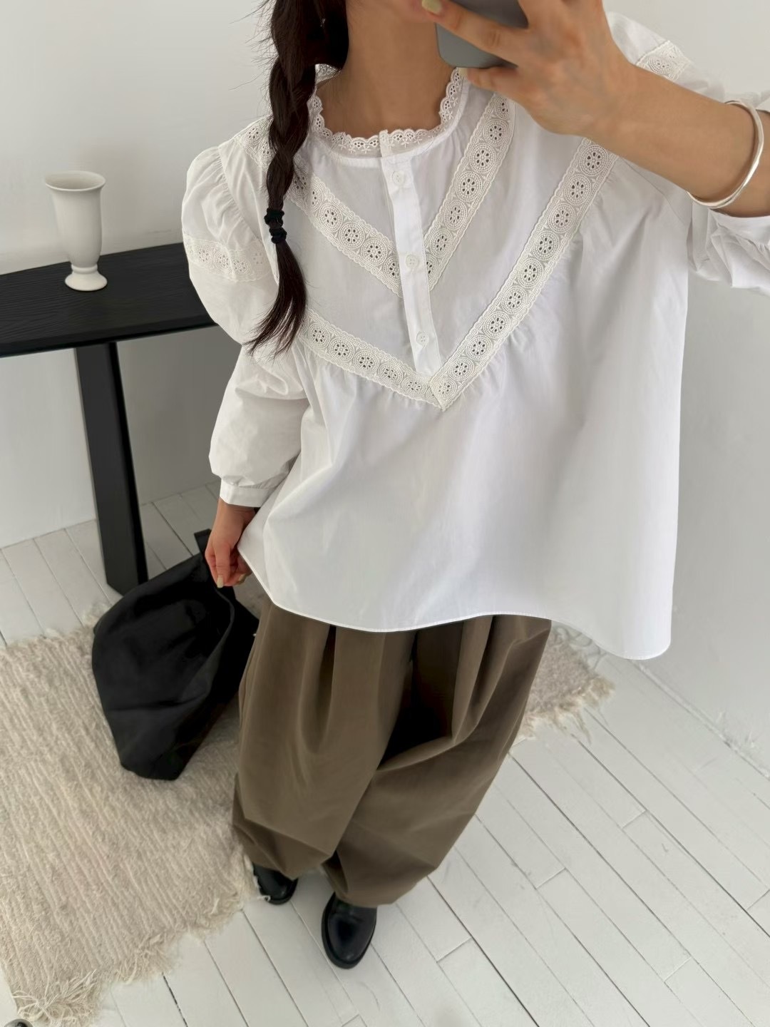 公主袖七分V蕾絲襯衫