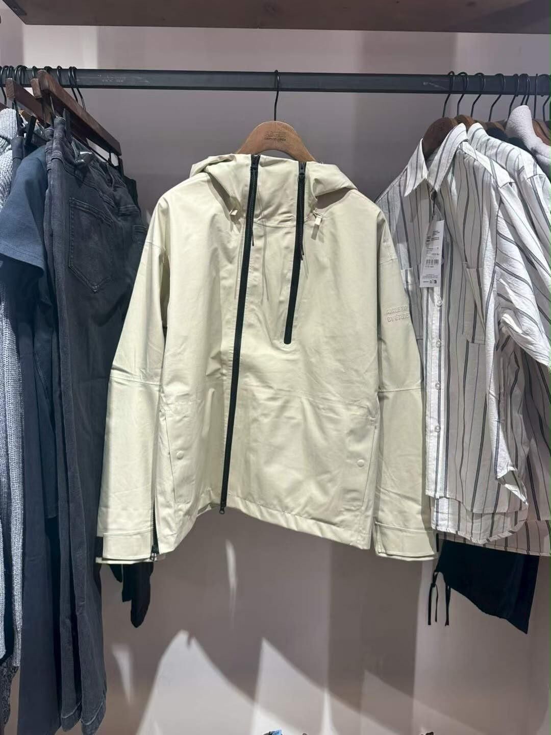 LYS02450 Aigle GORE-TEX 專業防水防風機能外套