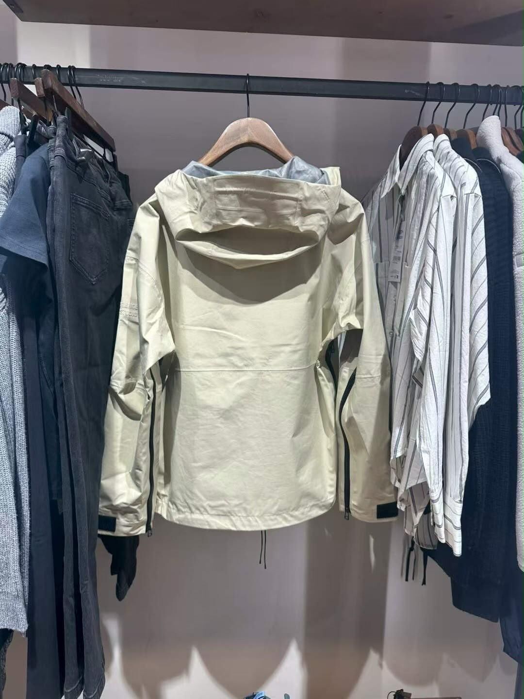 LYS02450 Aigle GORE-TEX 專業防水防風機能外套