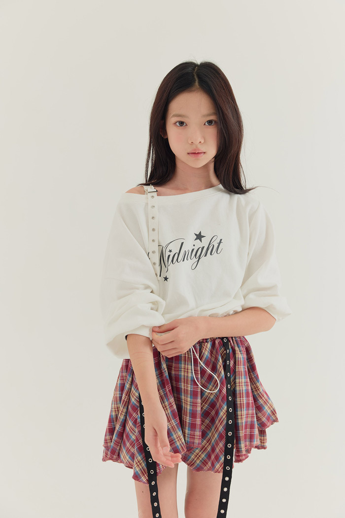 正韓秋Lilas 兩色不規則鉚釘上衣