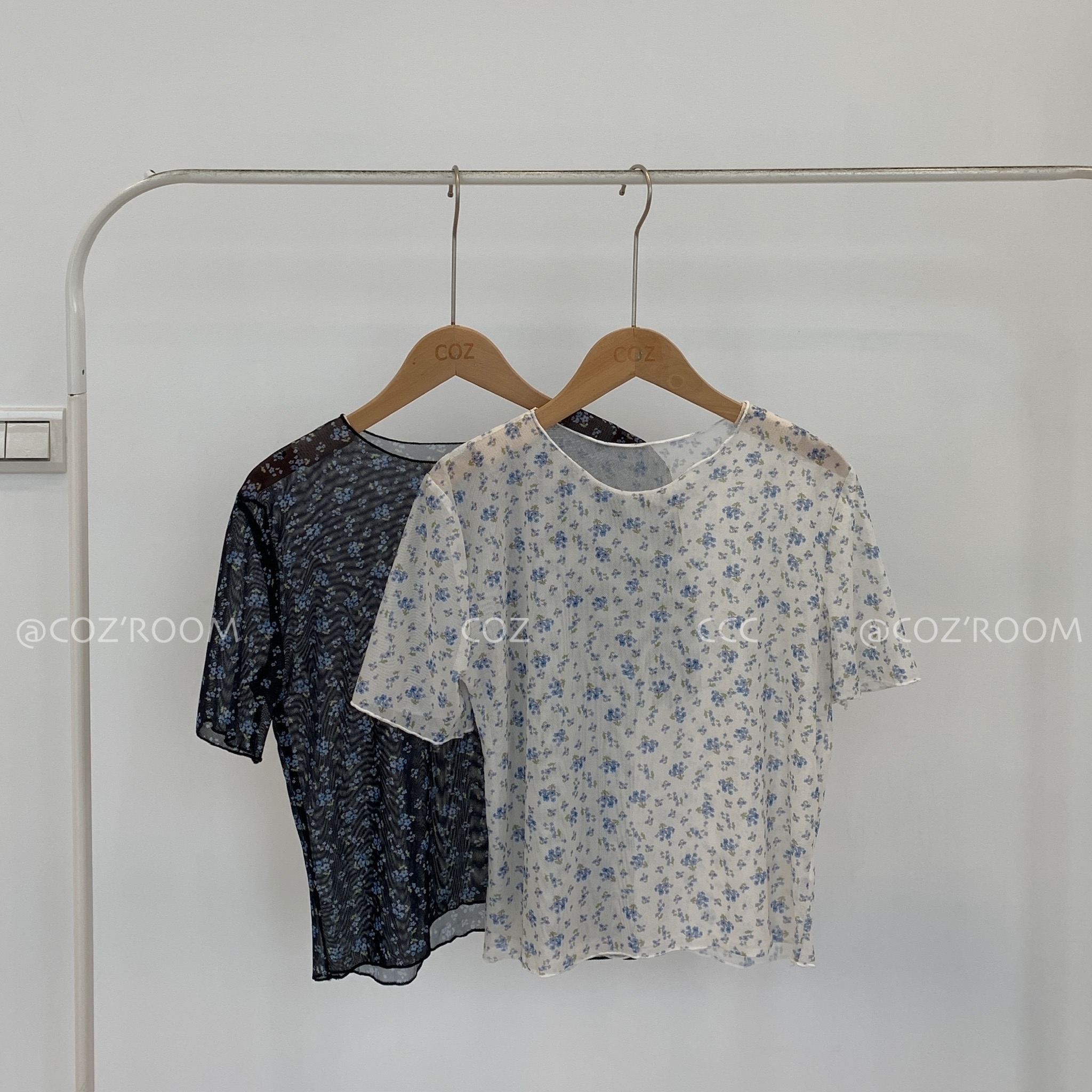 (現貨) white&blue 碎花透透打底衣 (2色) _9906-2