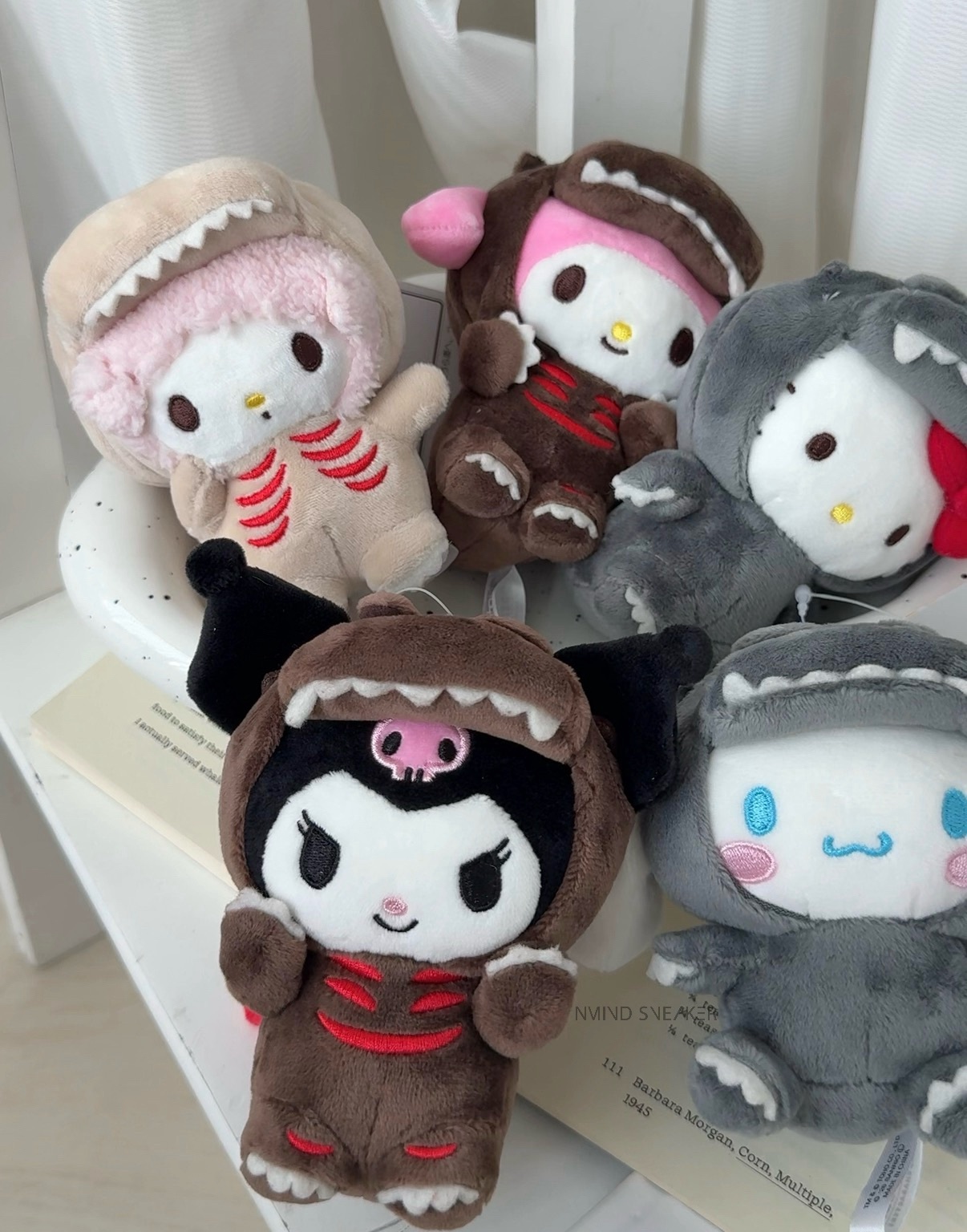 快速出貨<我會瘋掉這太可愛...😭> 哥吉拉xSanrio Characters 哥吉拉聯名三麗鷗吊飾