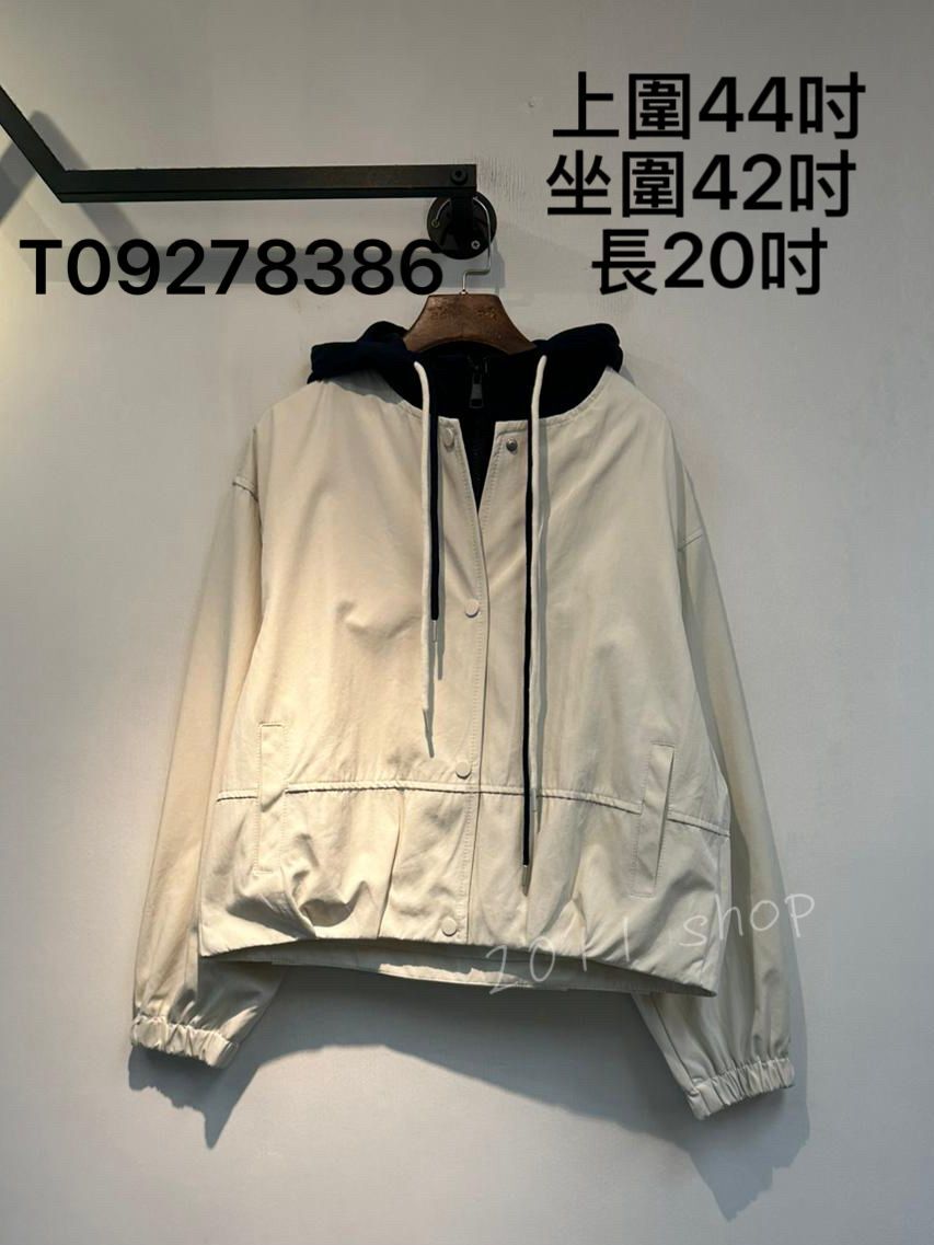 假兩件連帽拉鍊風褸外套  上圍44吋 坐圍42吋  長20吋  T09278386