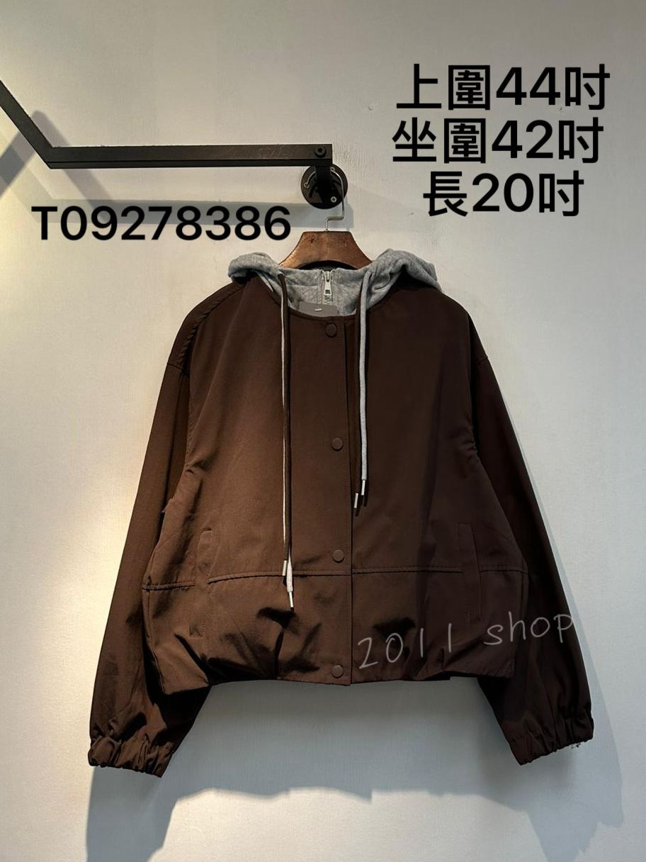 假兩件連帽拉鍊風褸外套  上圍44吋 坐圍42吋  長20吋  T09278386