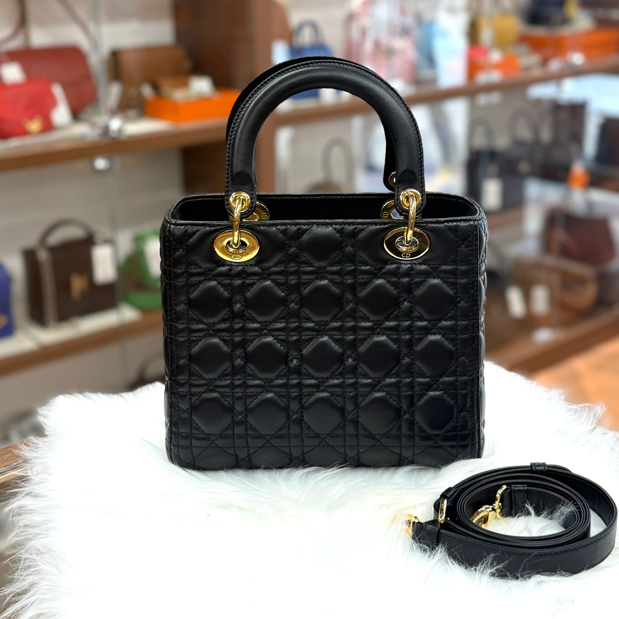98%NEW USED LADY DIOR MEDIUM 五格羊皮金扣中號 #迪奧戴妃