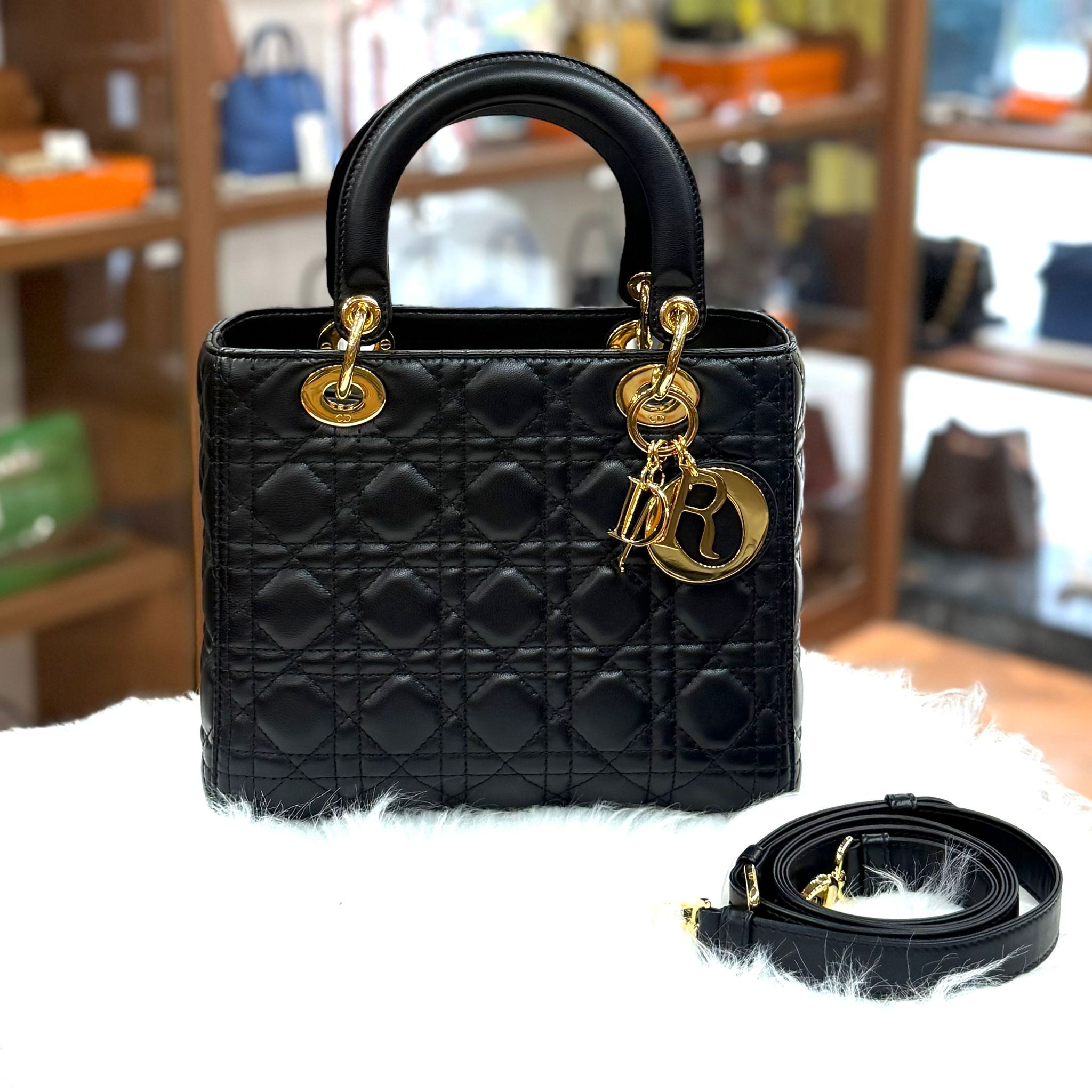 98%NEW USED LADY DIOR MEDIUM 五格羊皮金扣中號 #迪奧戴妃