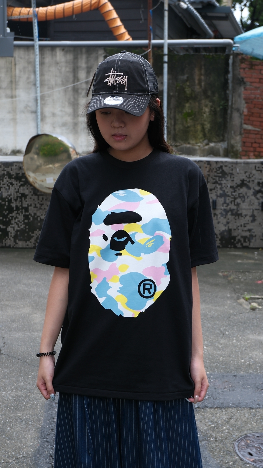 BAPE NEW MULTI CAMO BIG APE HEAD 彩色猿人 短Tee 1M30110026