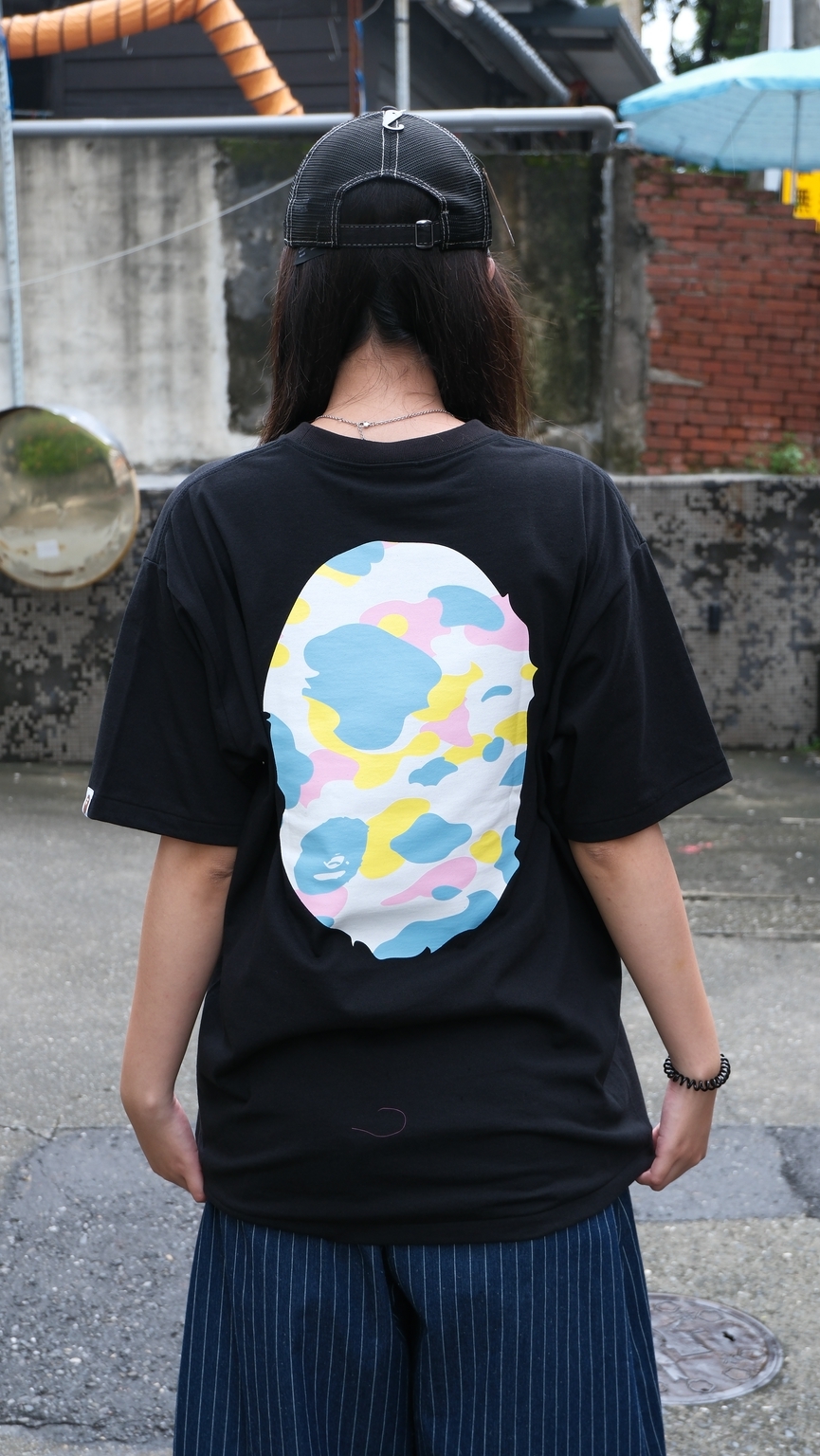 BAPE NEW MULTI CAMO BIG APE HEAD 彩色猿人 短Tee 1M30110026