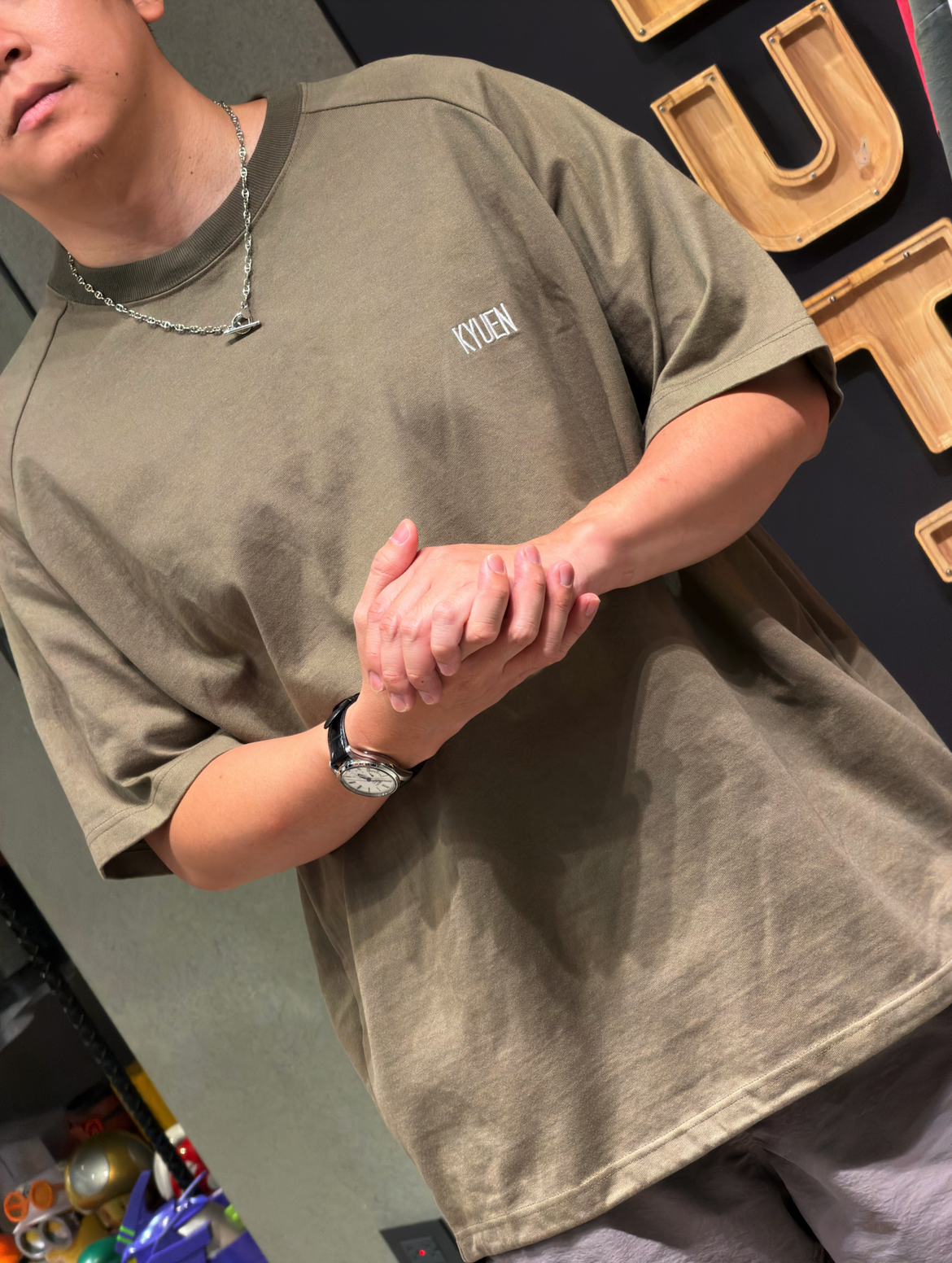 KYUEN 厚磅 刺繡logo 短tee
