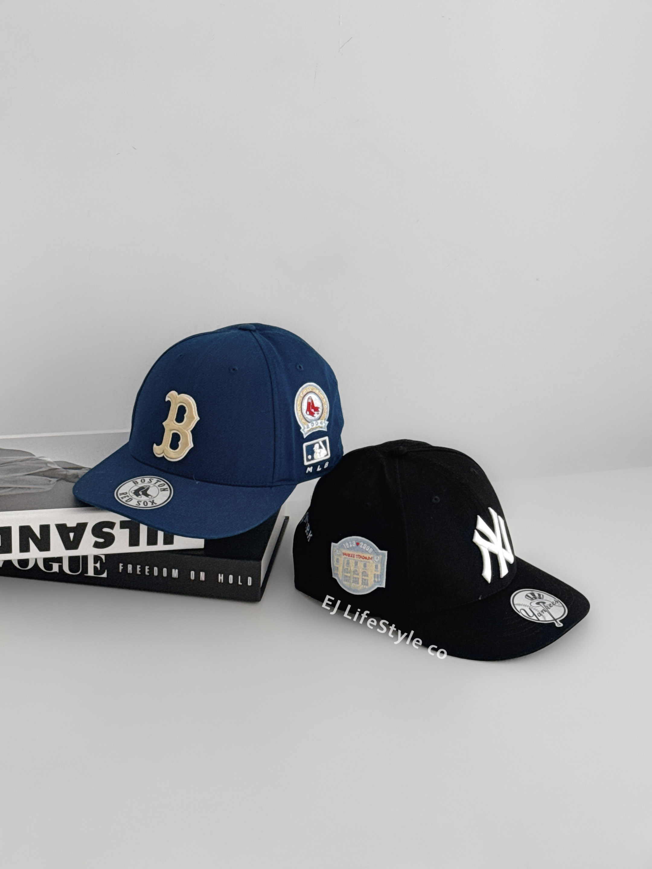 🇰🇷 MLB Varsity系列 經典徽章 硬頂棒球帽 可調式 紐約洋基 波士頓紅襪 KARINA 劉知珉 同款 / 現貨