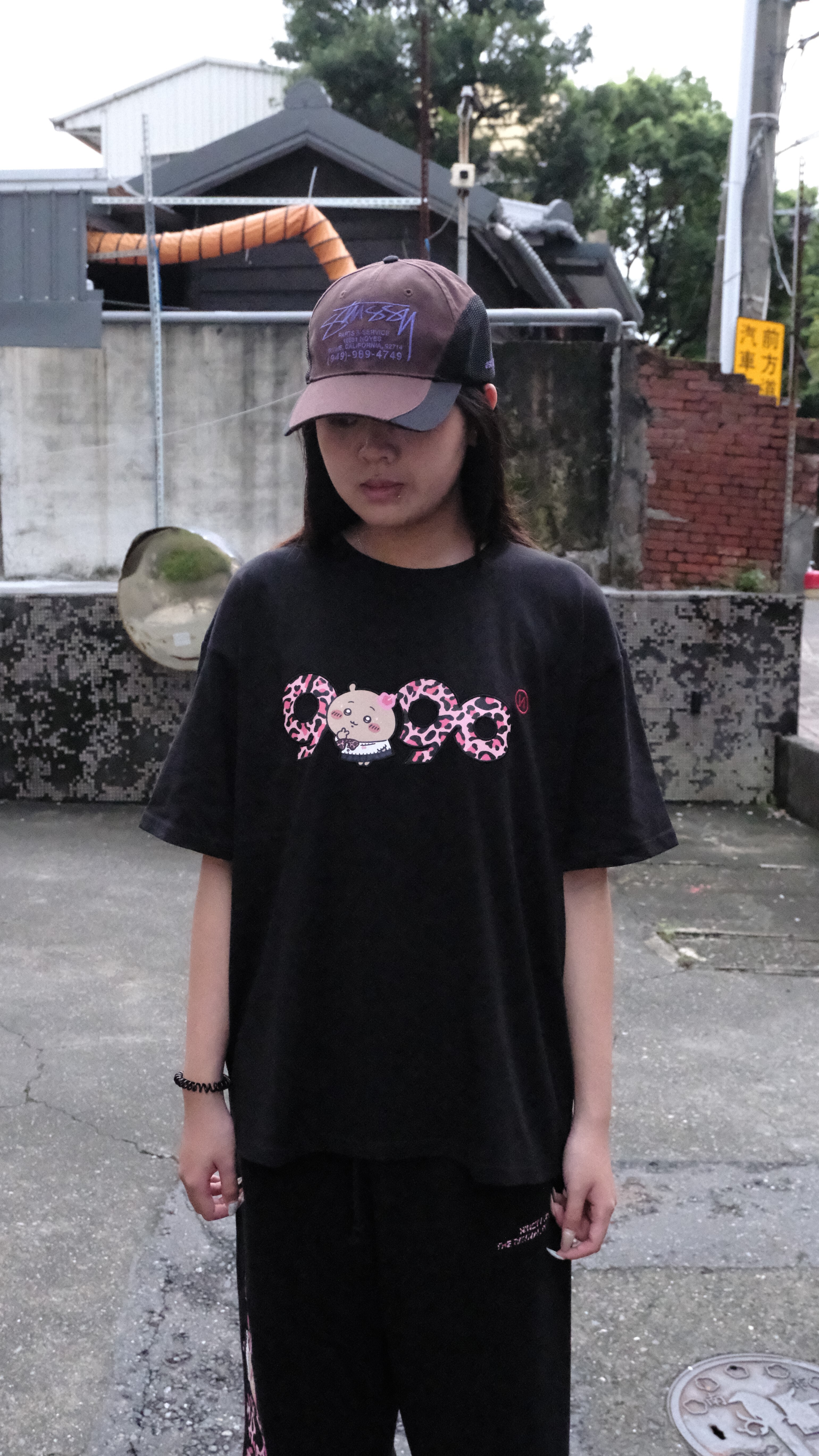 9090 X ちいかわ NN2295 OG Logo Tee 聯名 吉伊 短Tee