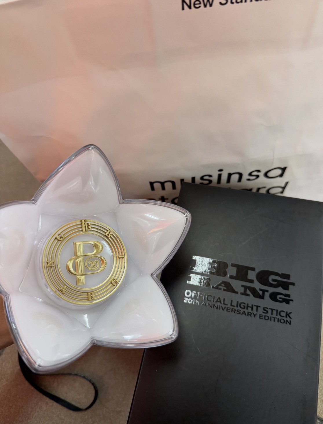 <九月到貨>BIGBANG 20週年紀念官方應援手燈 Cosmos Official Light Stick 20th
