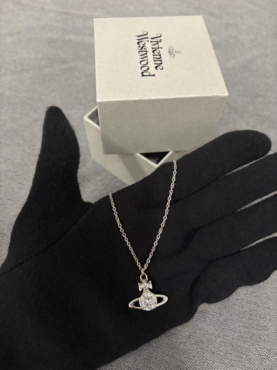 Vivienne Westwood Reina 土星項鍊【630203GL02P102P102】