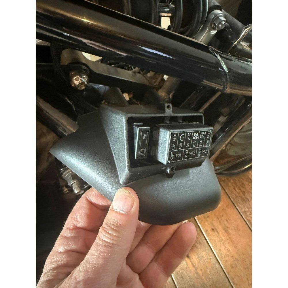 Motone APEX TRIUMPH BOBBER AIRBOX DELETE / ELECTRONICS BOX