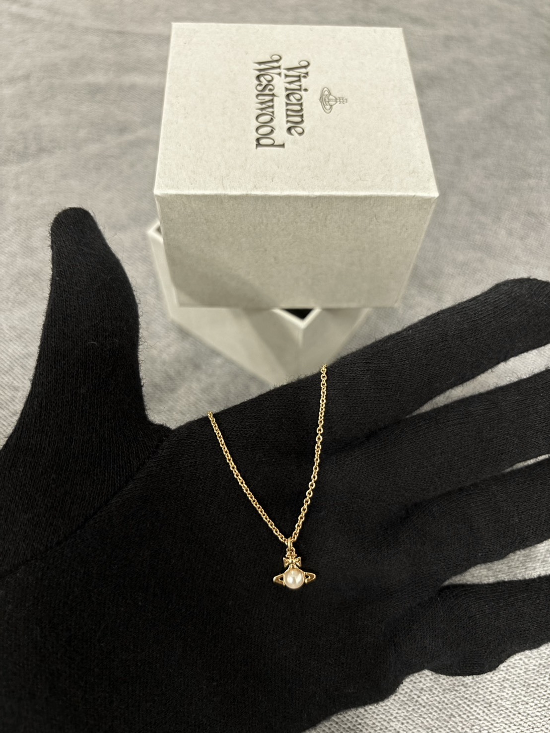 Vivienne Westwood Balbina 金土星珍珠吊墜項鍊【6302032302R313CNR313】