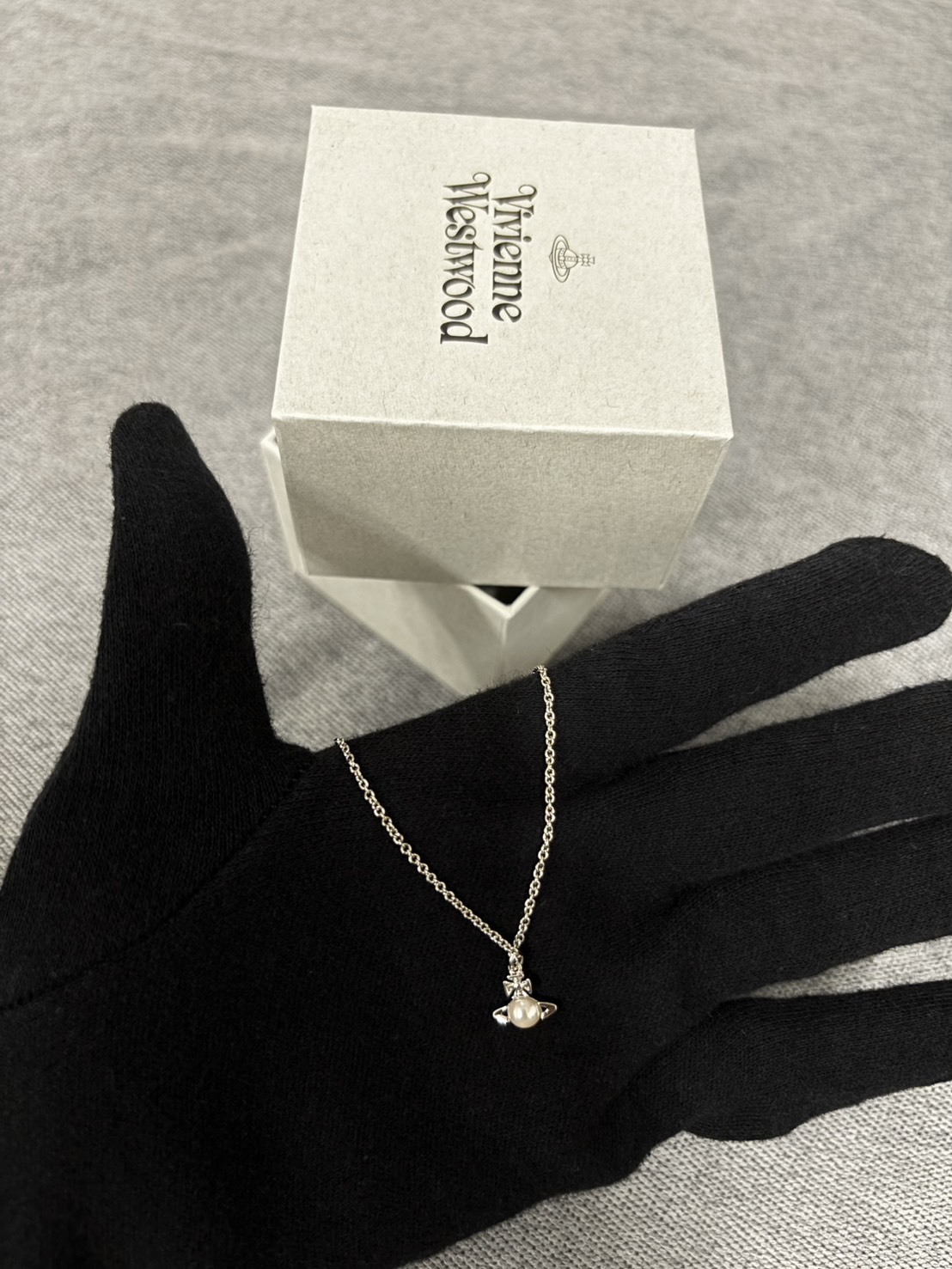 Vivienne Westwood Balbina 土星珍珠吊墜項鍊【6302032302P118CNP118】