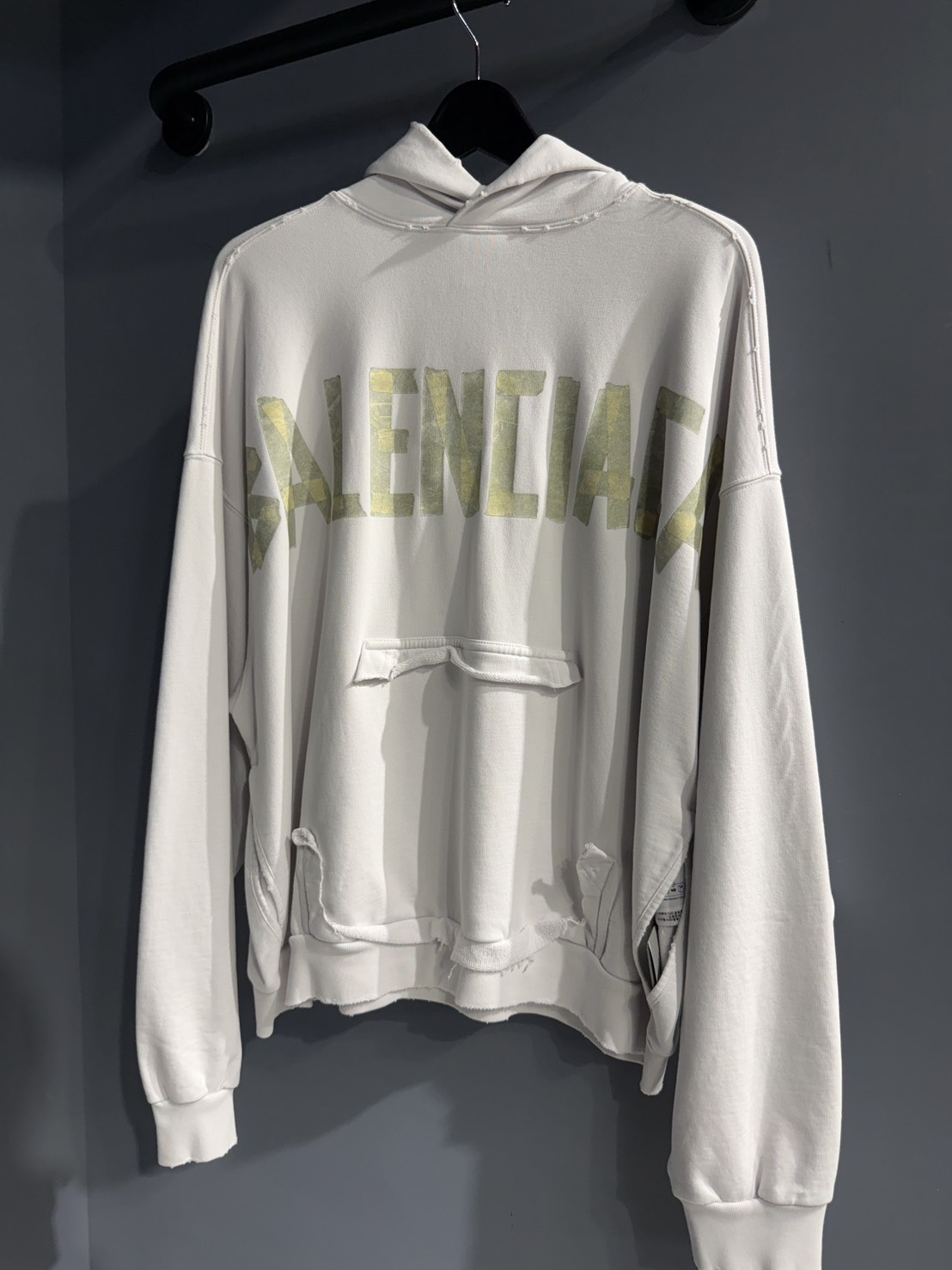 Balenciaga 膠帶Logo款 做舊白帽T