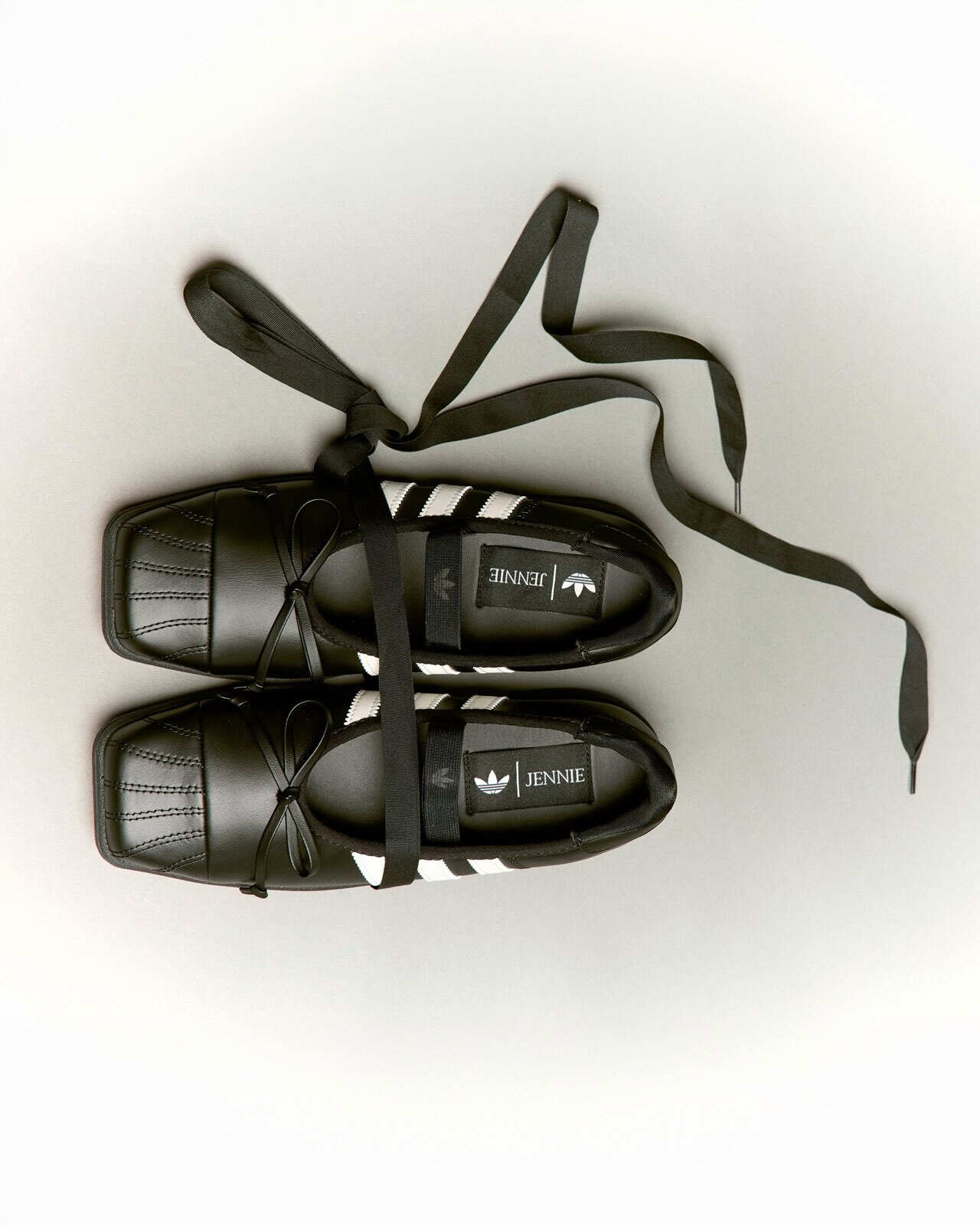 預購┃adidas SUPERSTAR SQ BALLET W 芭蕾舞鞋 JENNIE 瑪麗珍 黑色 娃娃鞋