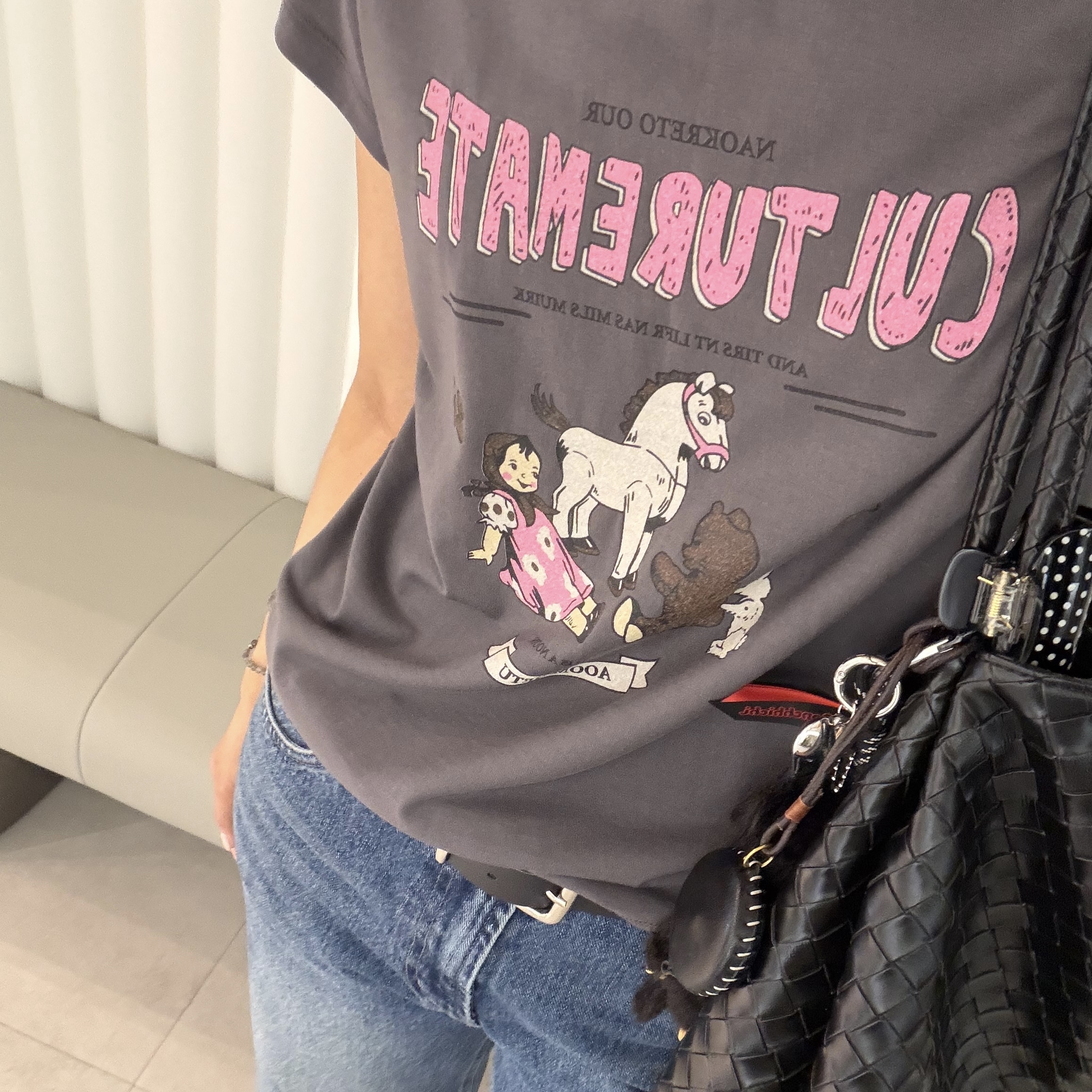 塗鴉感合身小孩馬棉T(白/深灰)