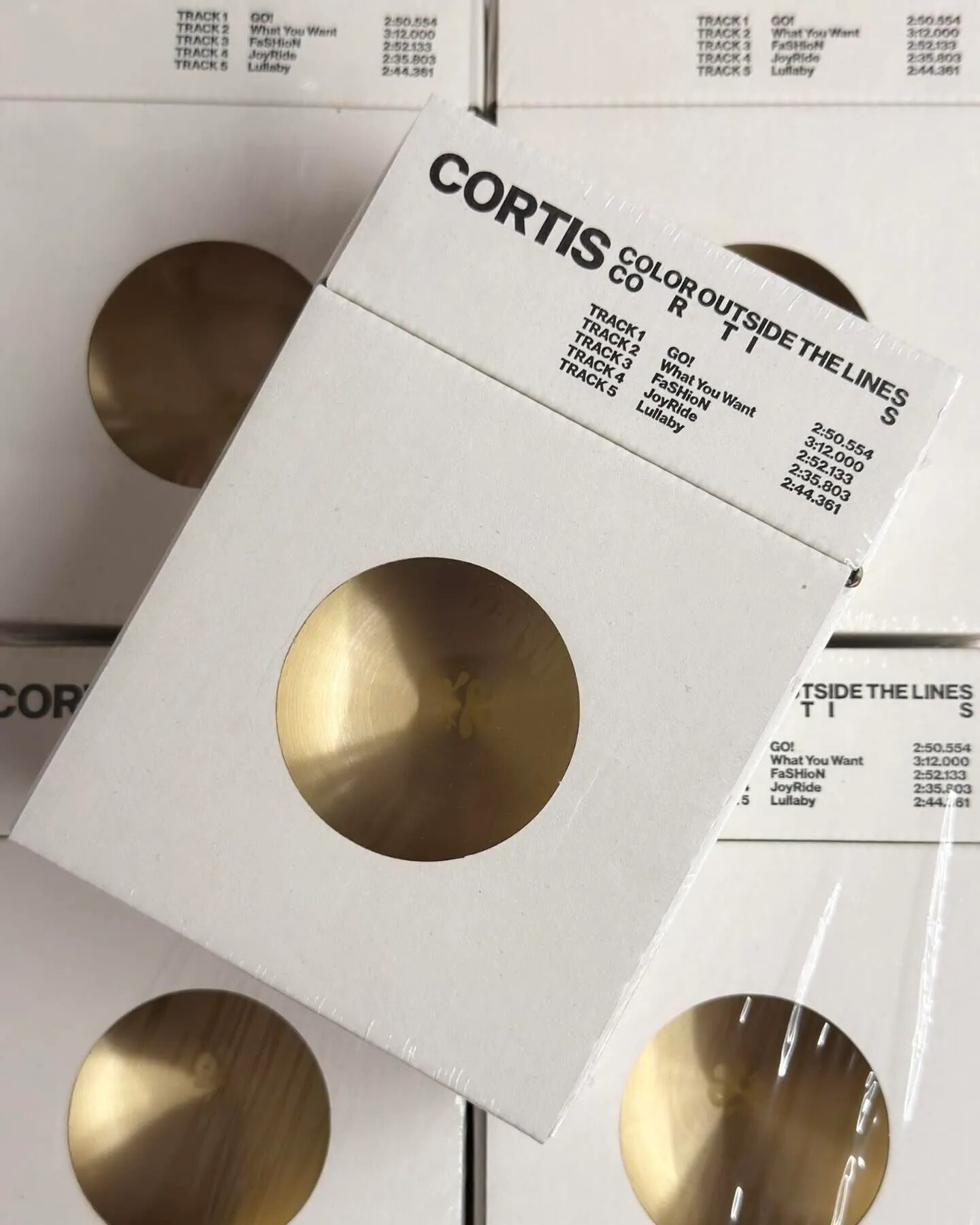 【逢甲 FUZZY】CORTIS - 首張迷你專輯 [COLOR OUTSIDE THE LINES] (Singing Bowl ver.) 頌缽專