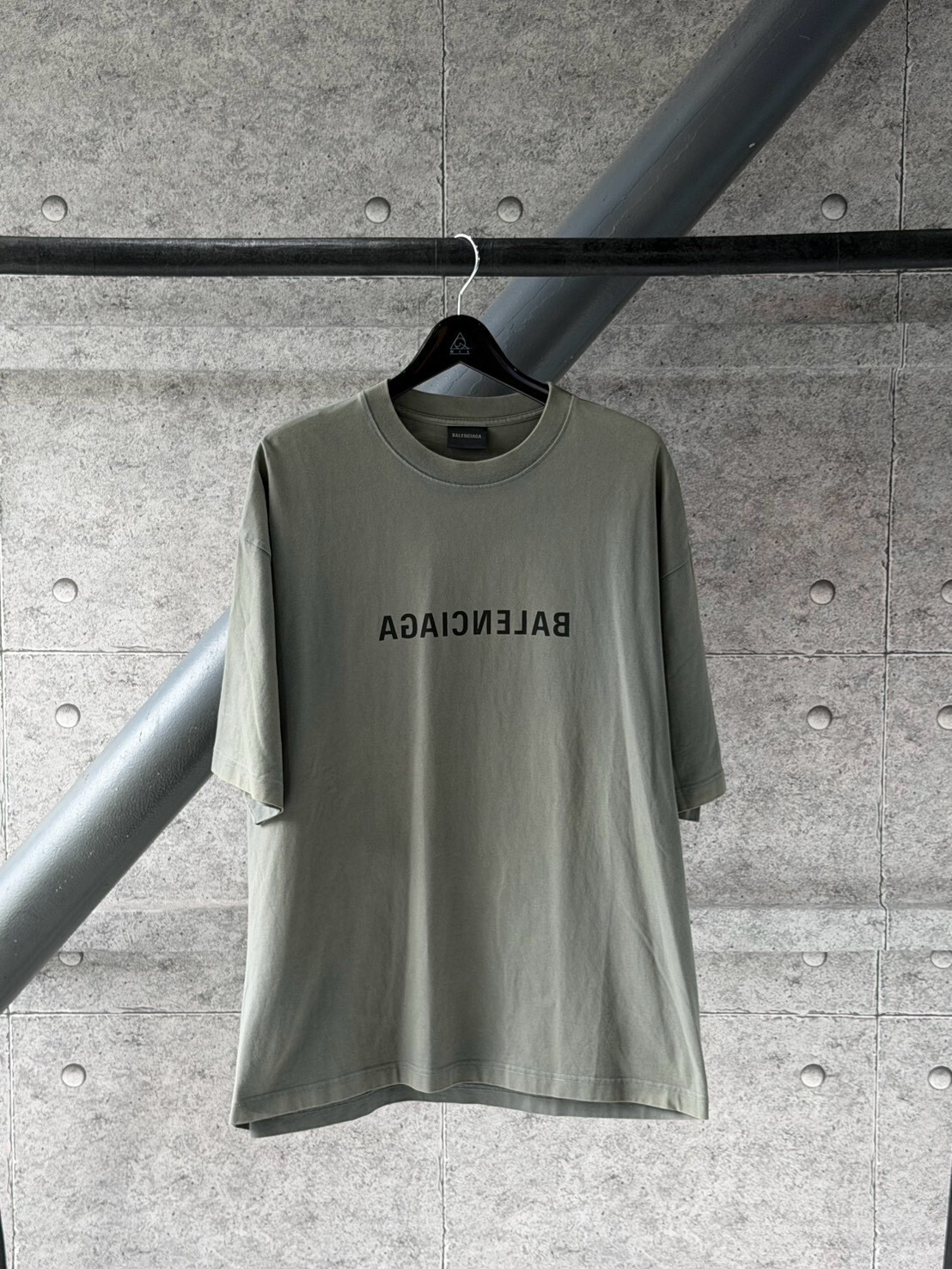 Balenciaga 石墨綠 鏡面黑文字Logo 短袖T