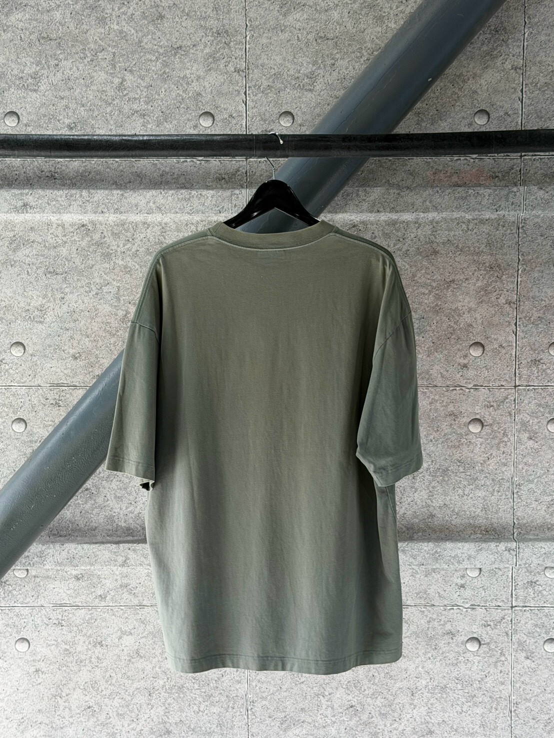 Balenciaga 石墨綠 鏡面黑文字Logo 短袖T