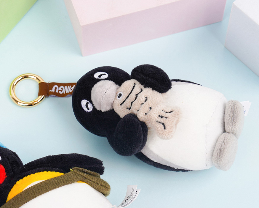 🇰🇷 PINGU 企鵝家族 正版授權 黑灰 黑白 抱魚 鑰匙圈 吊飾 / 預購