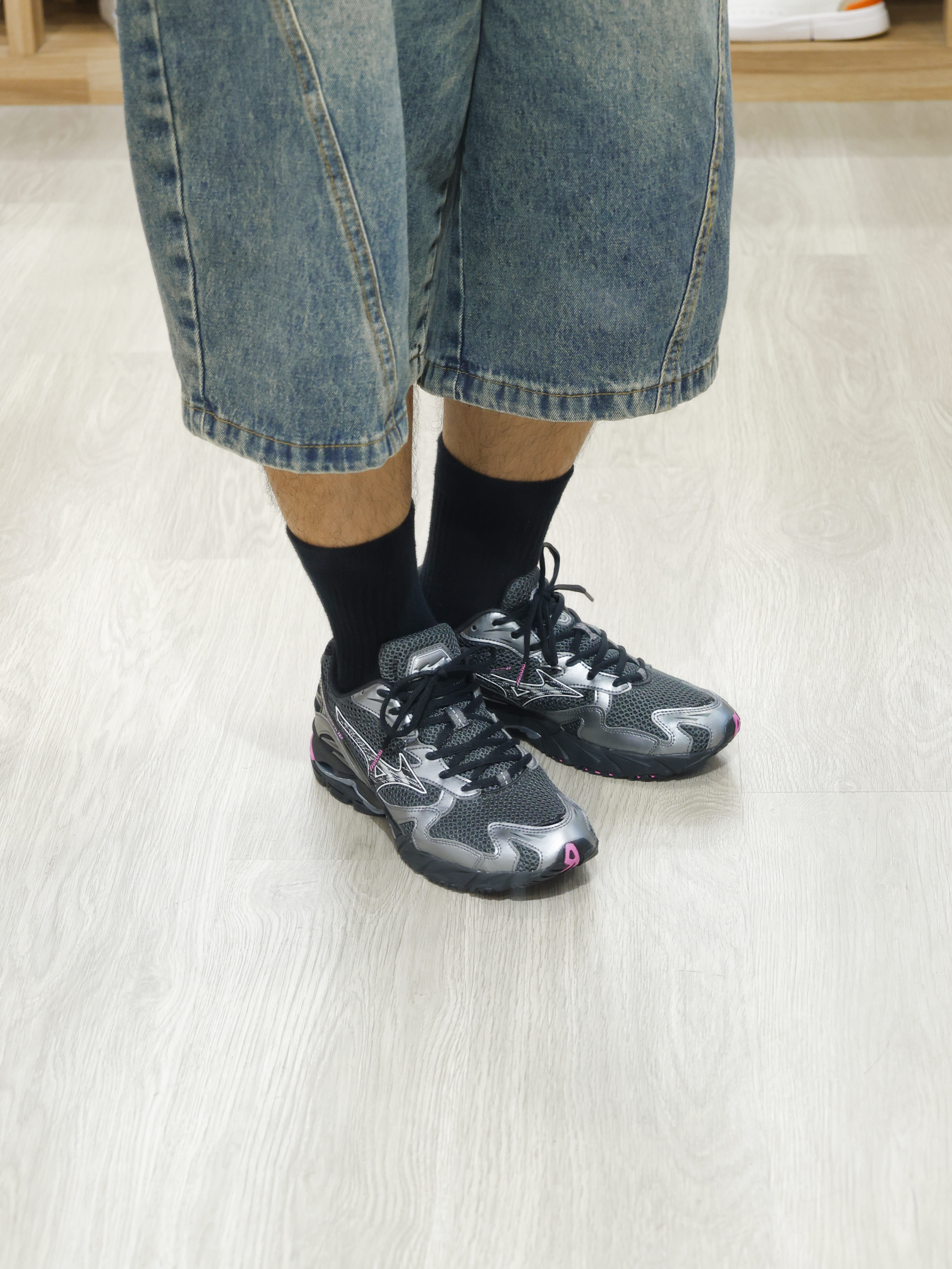 MIZUNO WAVE RIDER 10 休閒鞋 D1GA261D02