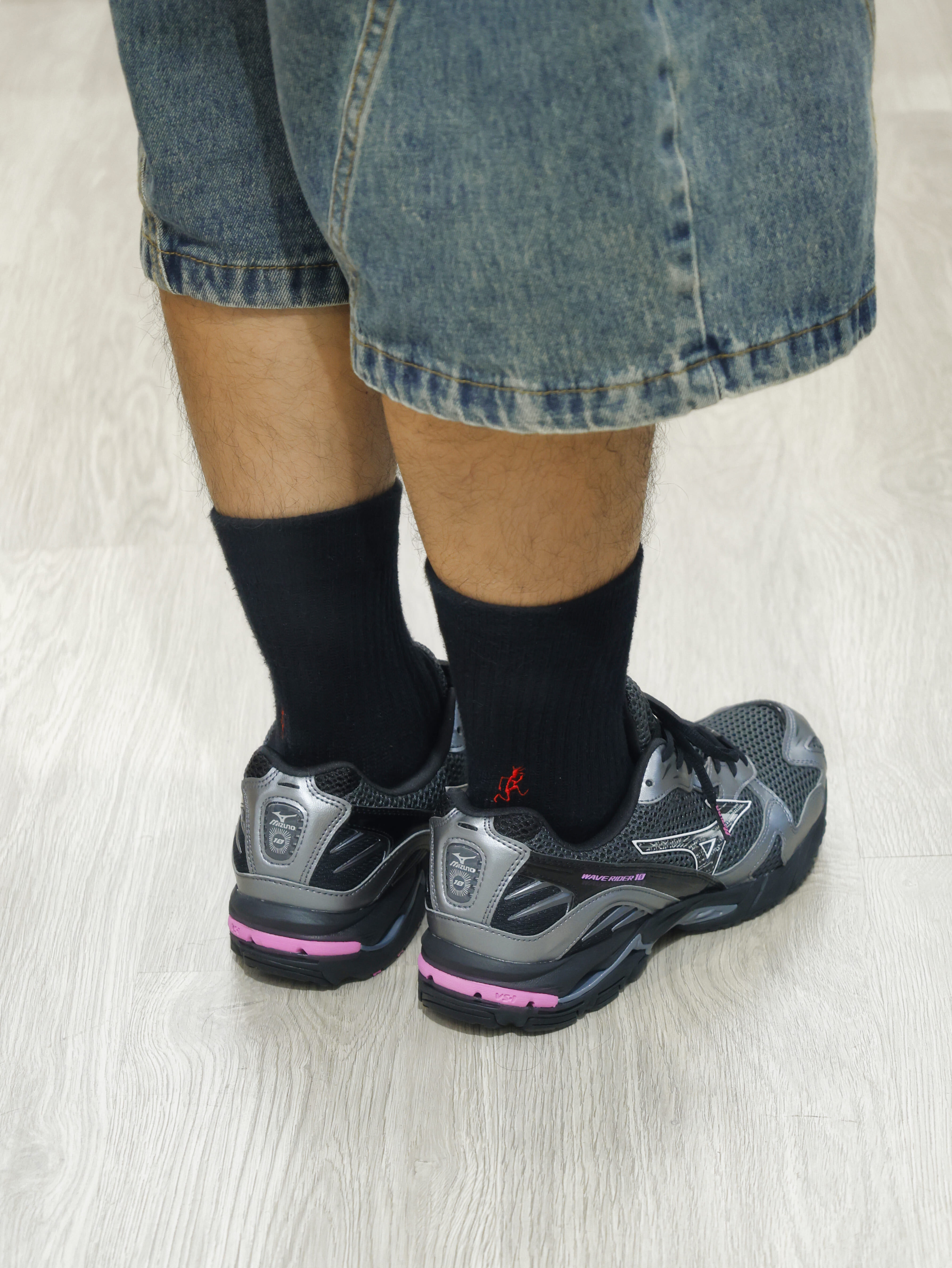 MIZUNO WAVE RIDER 10 休閒鞋 D1GA261D02