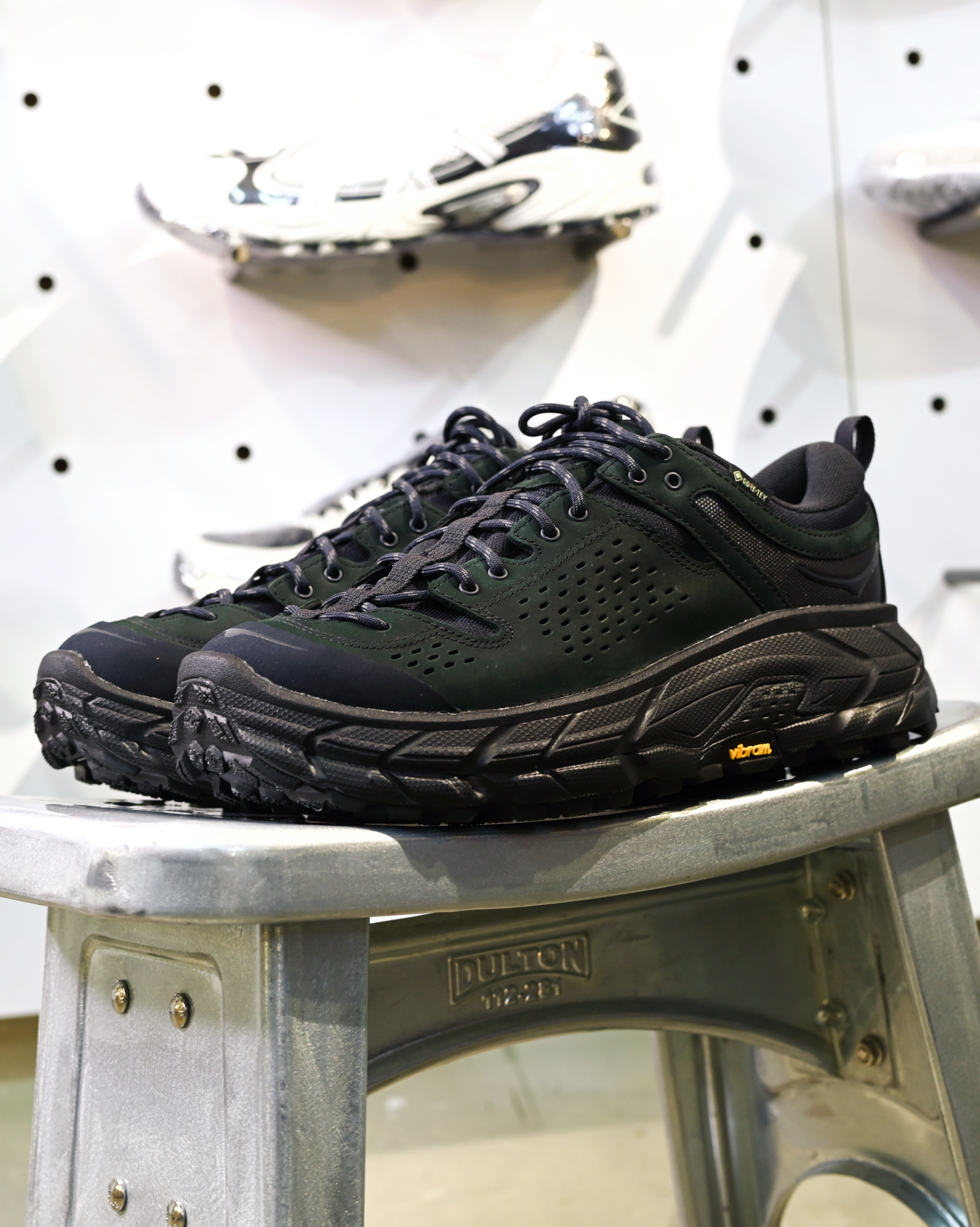 [In-stock] Hoka One One Tor Ultra Lo Black 1130310 / BBLC