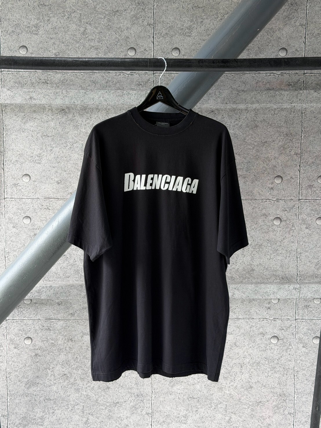 Balenciaga 水洗黑 正面裂紋白字Logo 短袖T