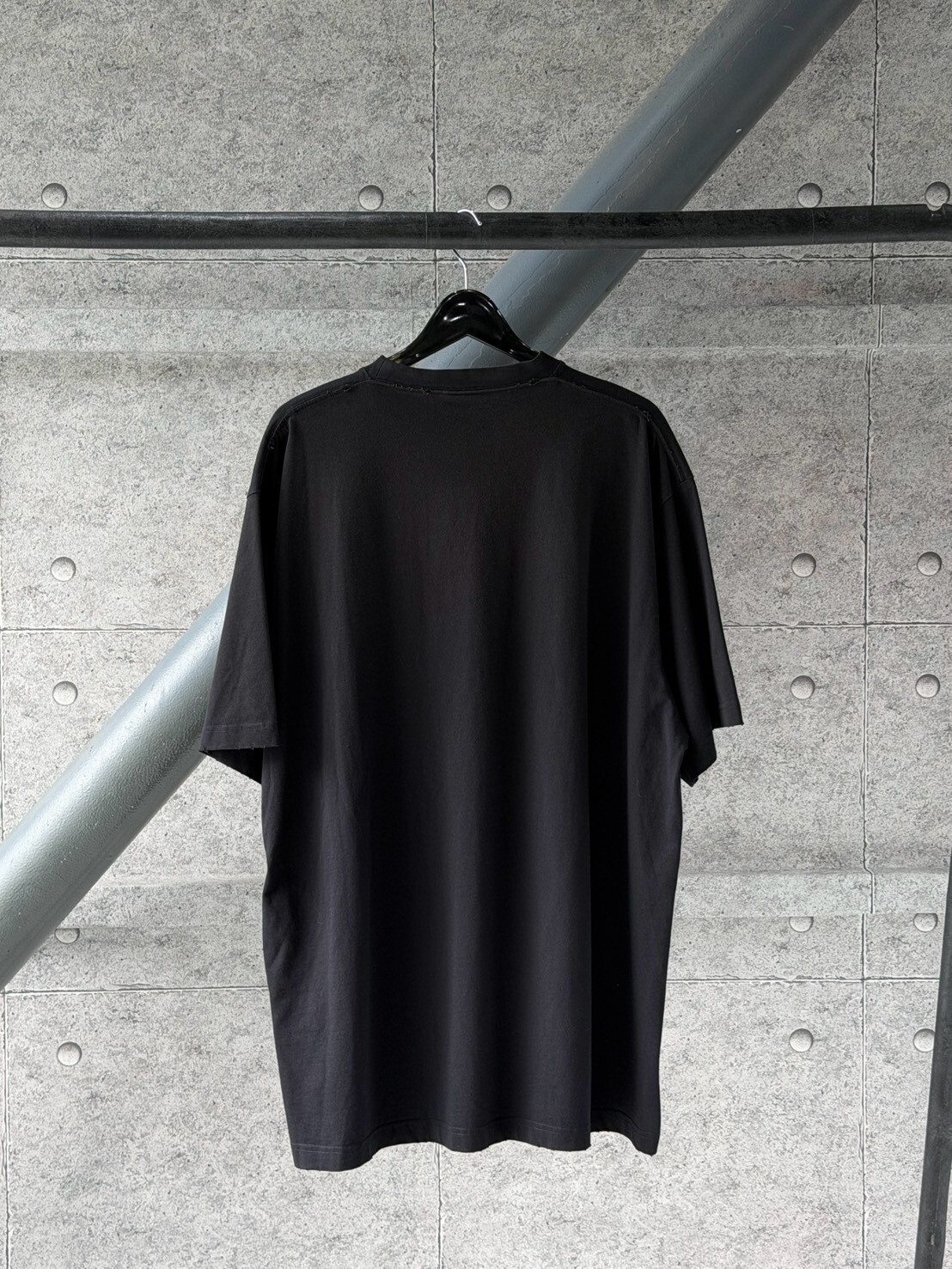 Balenciaga 水洗黑 正面裂紋白字Logo 短袖T