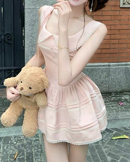 設計師家甜美圓領收腰後拉鏈洋裝