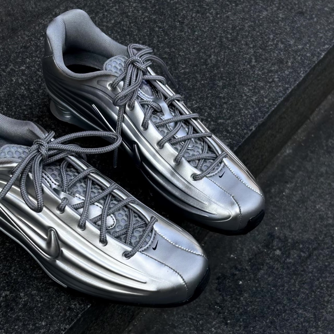 【代購】Nike SHOX Z 復古機能休閒鞋 女款 銀色