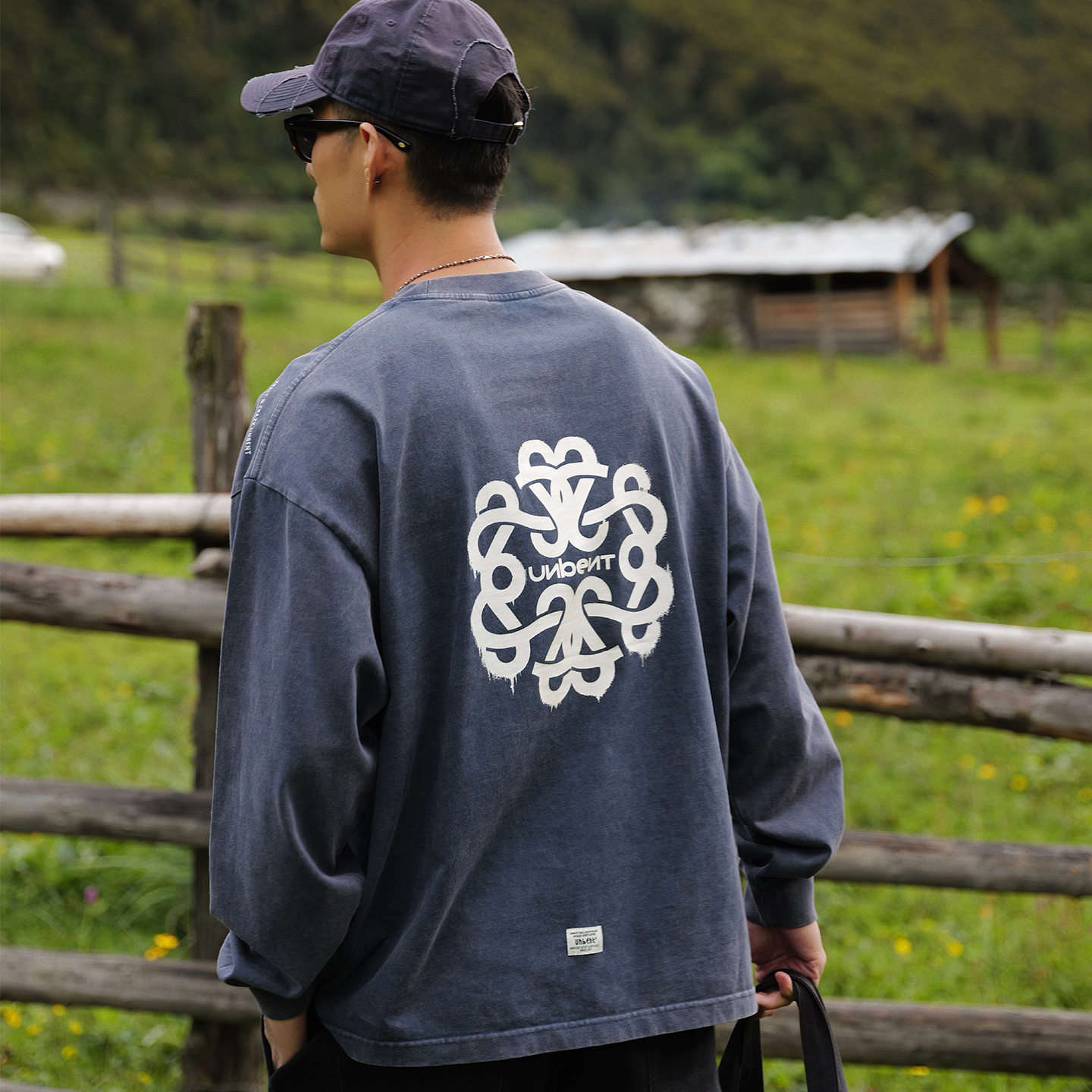 Unbent 26 A/W 復古水洗噴染圖騰長袖