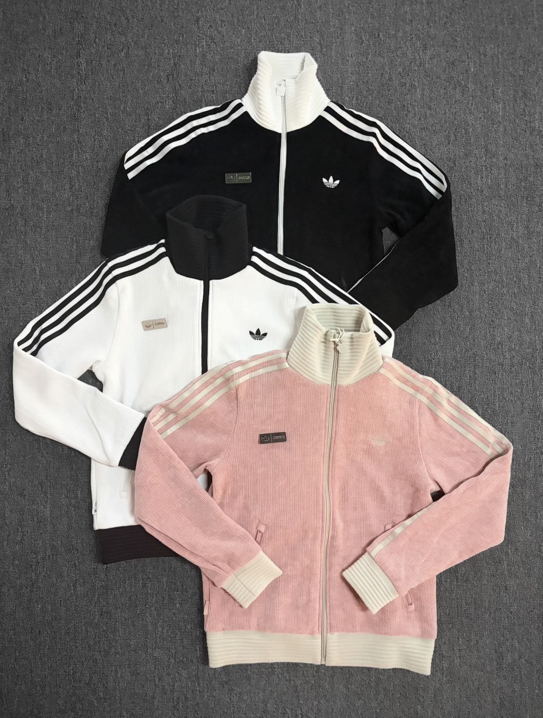 【現貨】Jennie x Adidas Fan OG Track Top 外套 黑色 米白 粉色 LD8923 LD4966 LD8924