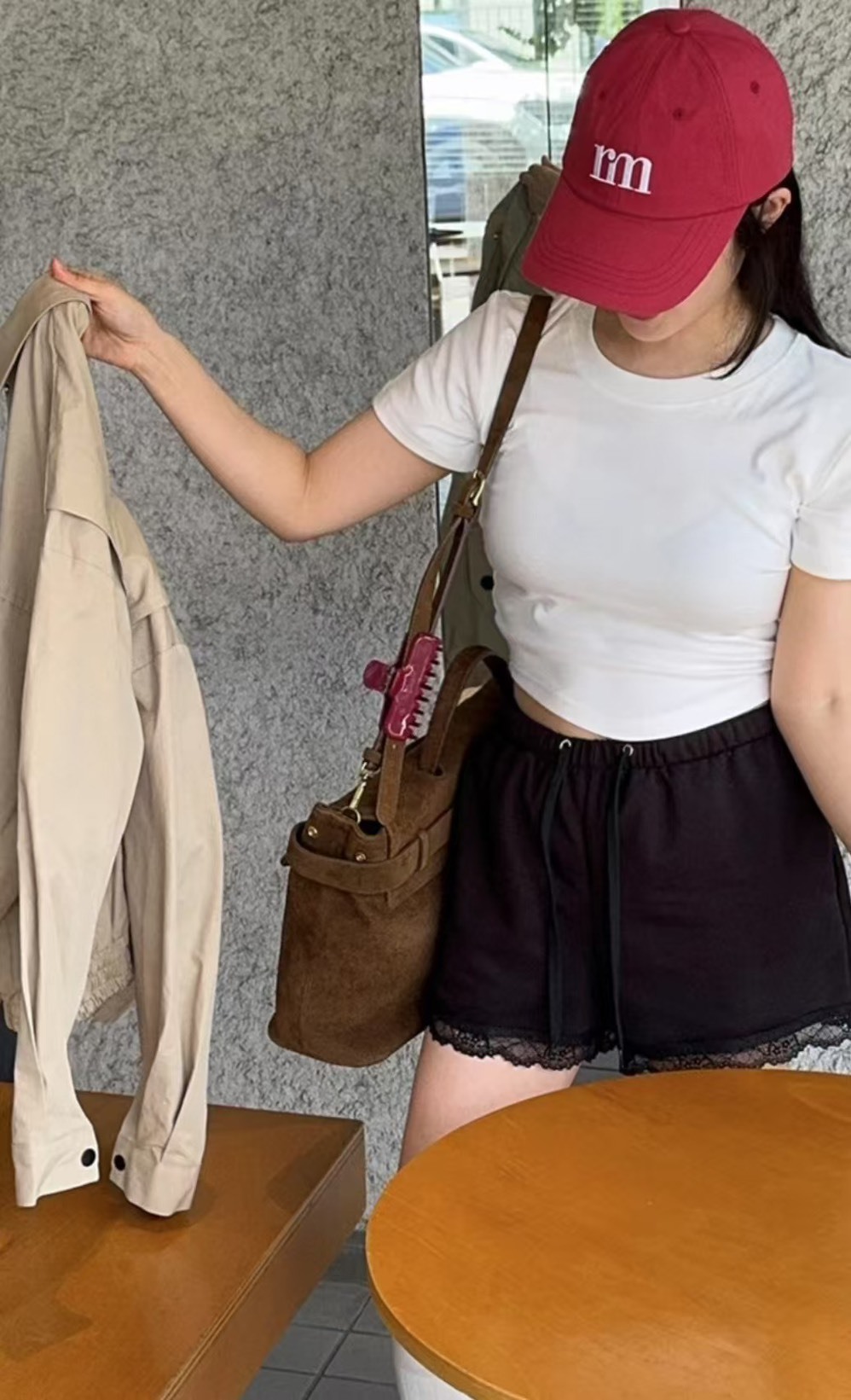 修身短素面T