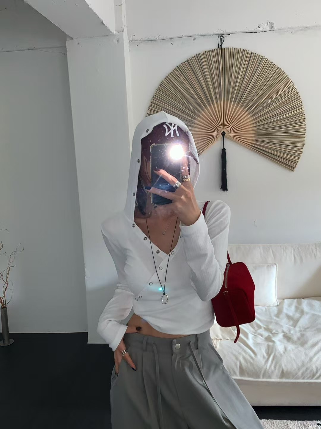 連帽鉚釘V領長袖T