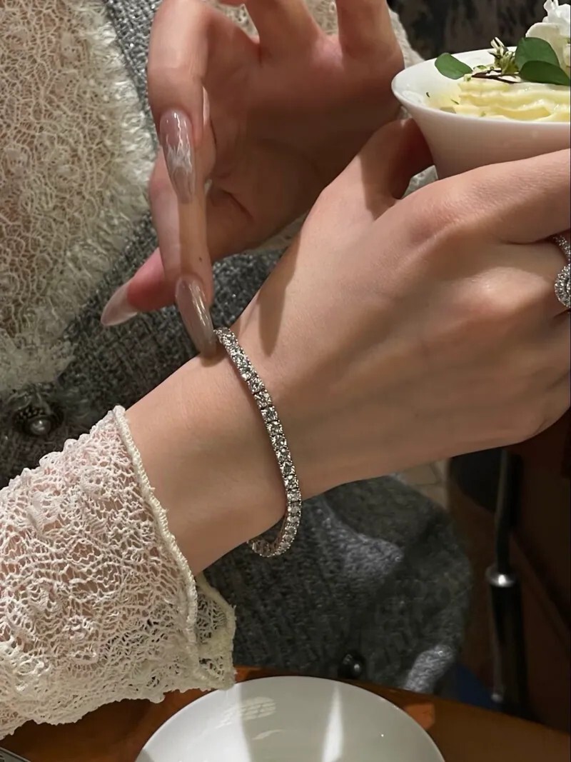 <韓國超熱銷🤍>BLACKPINK同款 LLOYD 經典款 Tennis Bracelet 滿鑽 網球 手鍊 銀色