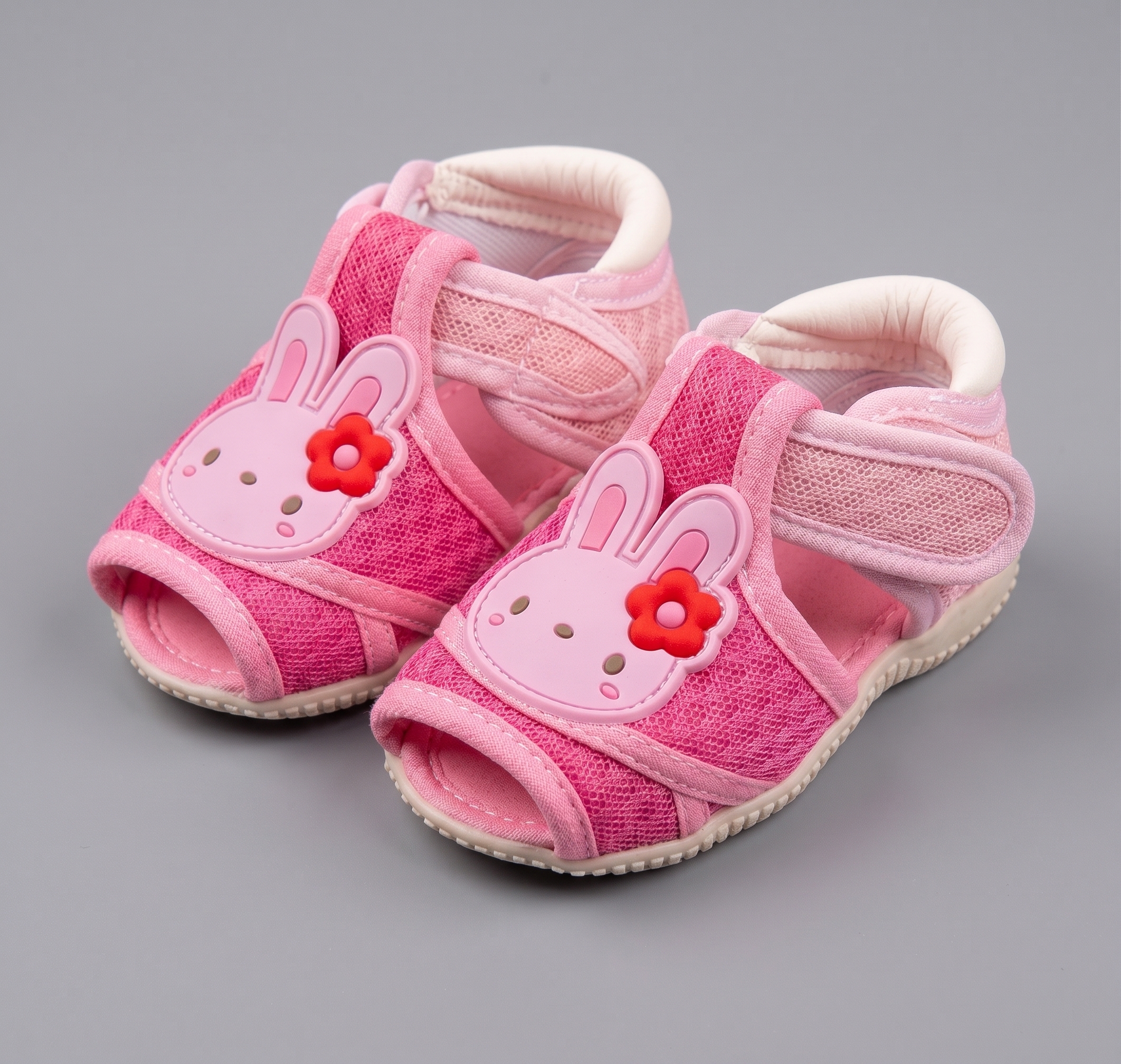【西松屋】立體小兔嗶嗶響透氣露趾嬰幼兒涼鞋 (粉紅色) (13cm)