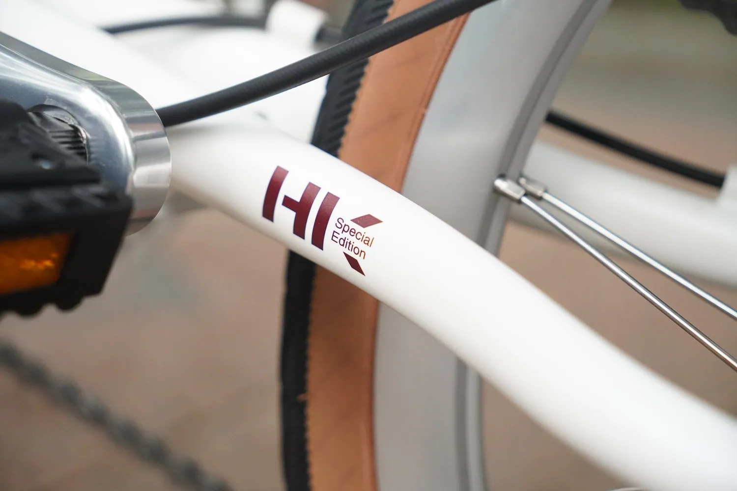 DAHON K9 349 (KAA693) Folding Bike -White/Pink (Hong Kong Edition)
