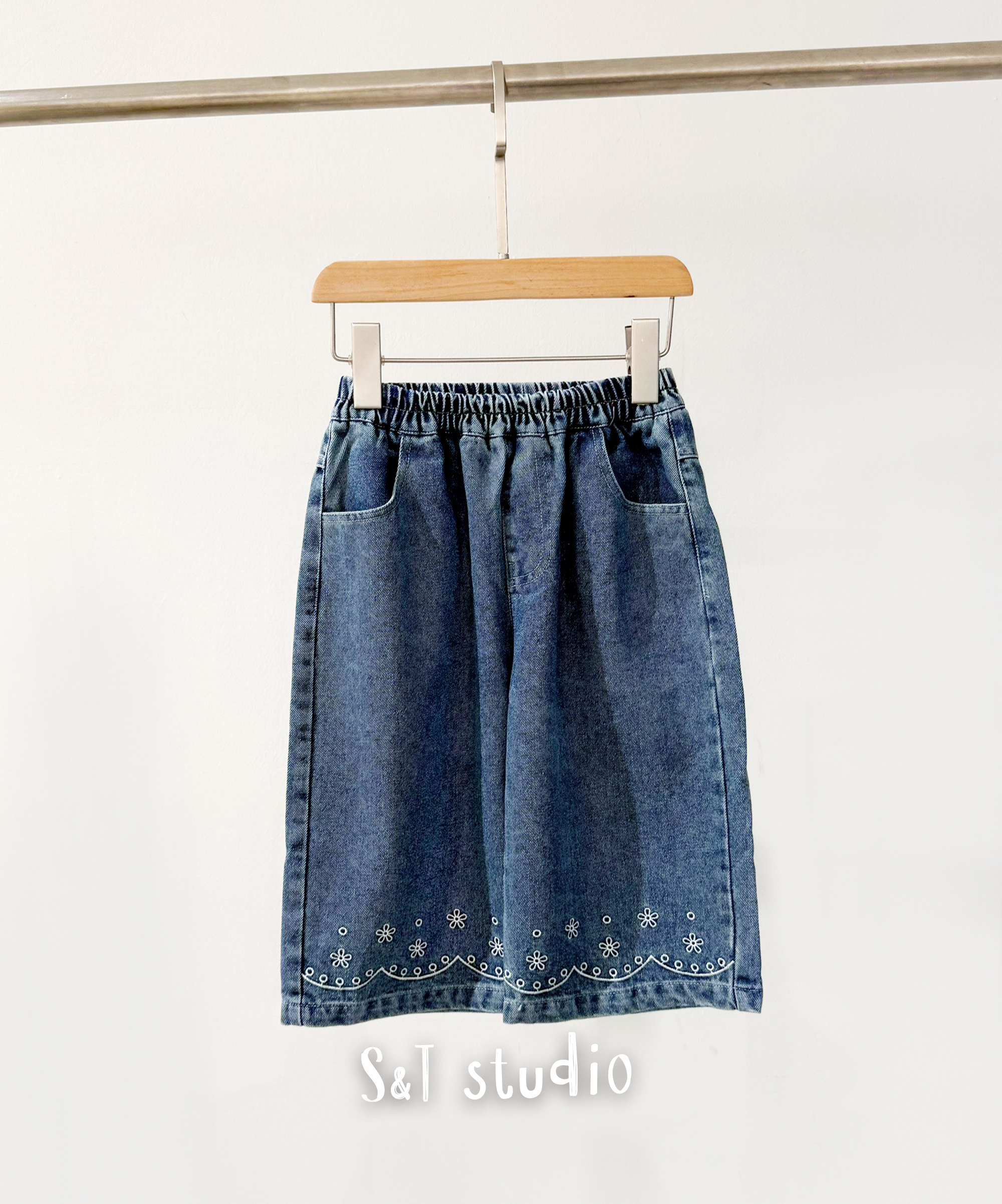 花朵刺繡牛仔寬褲(90-130)