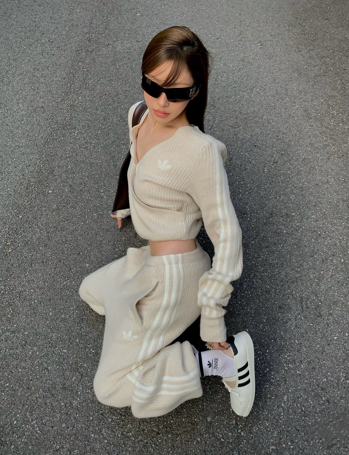 預購┃adidas ORIGINALS BY JENNIE KNIT PANTS 針織 米色 長褲 金珍妮