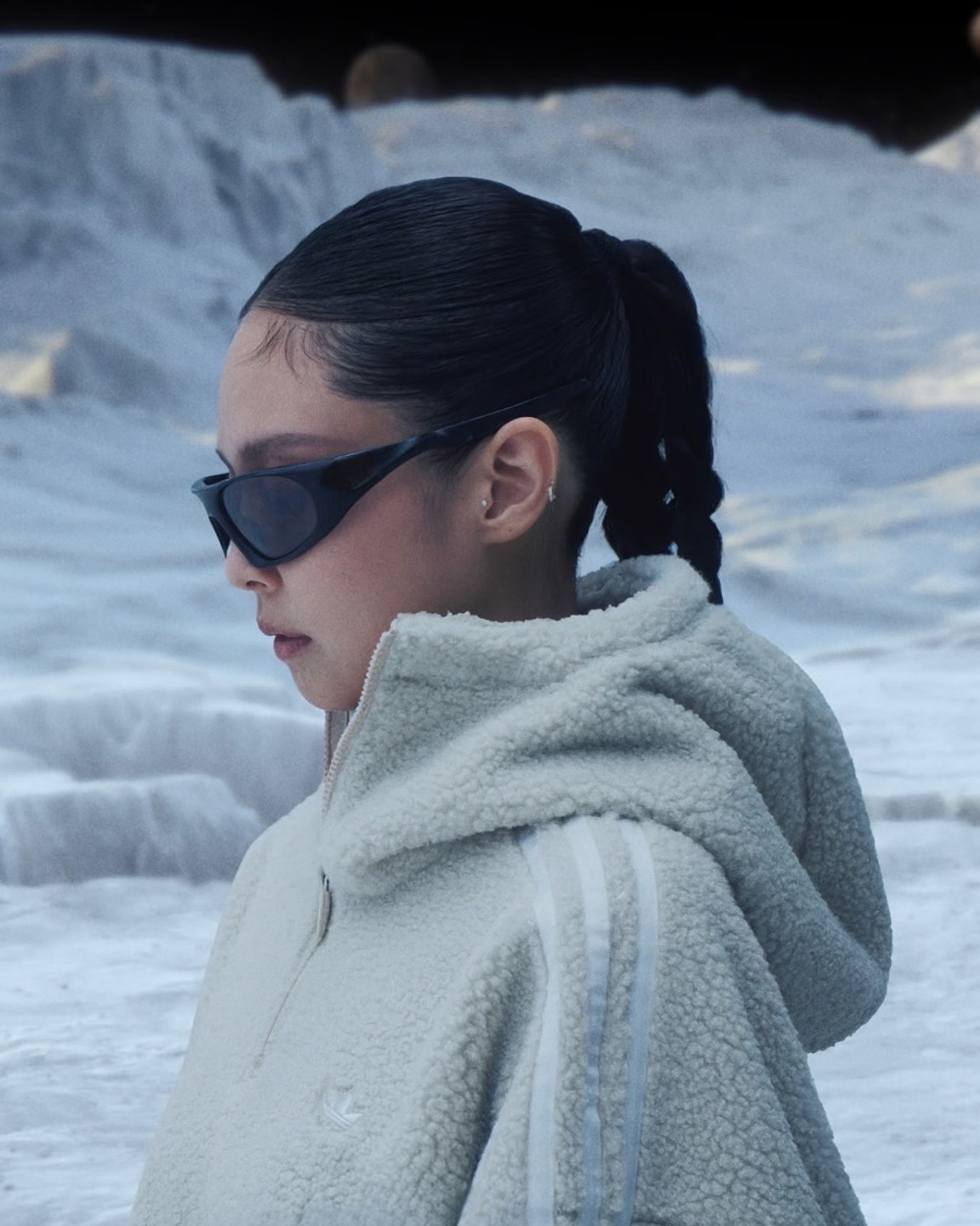 ADIDAS ORIGINALS BY JENNIE 抓絨連帽衫 立領 半拉鏈 長袖 金珍妮 女款 燕麥 LD4967 寶寶藍 LD8925 黑色 LD8926 / 預購